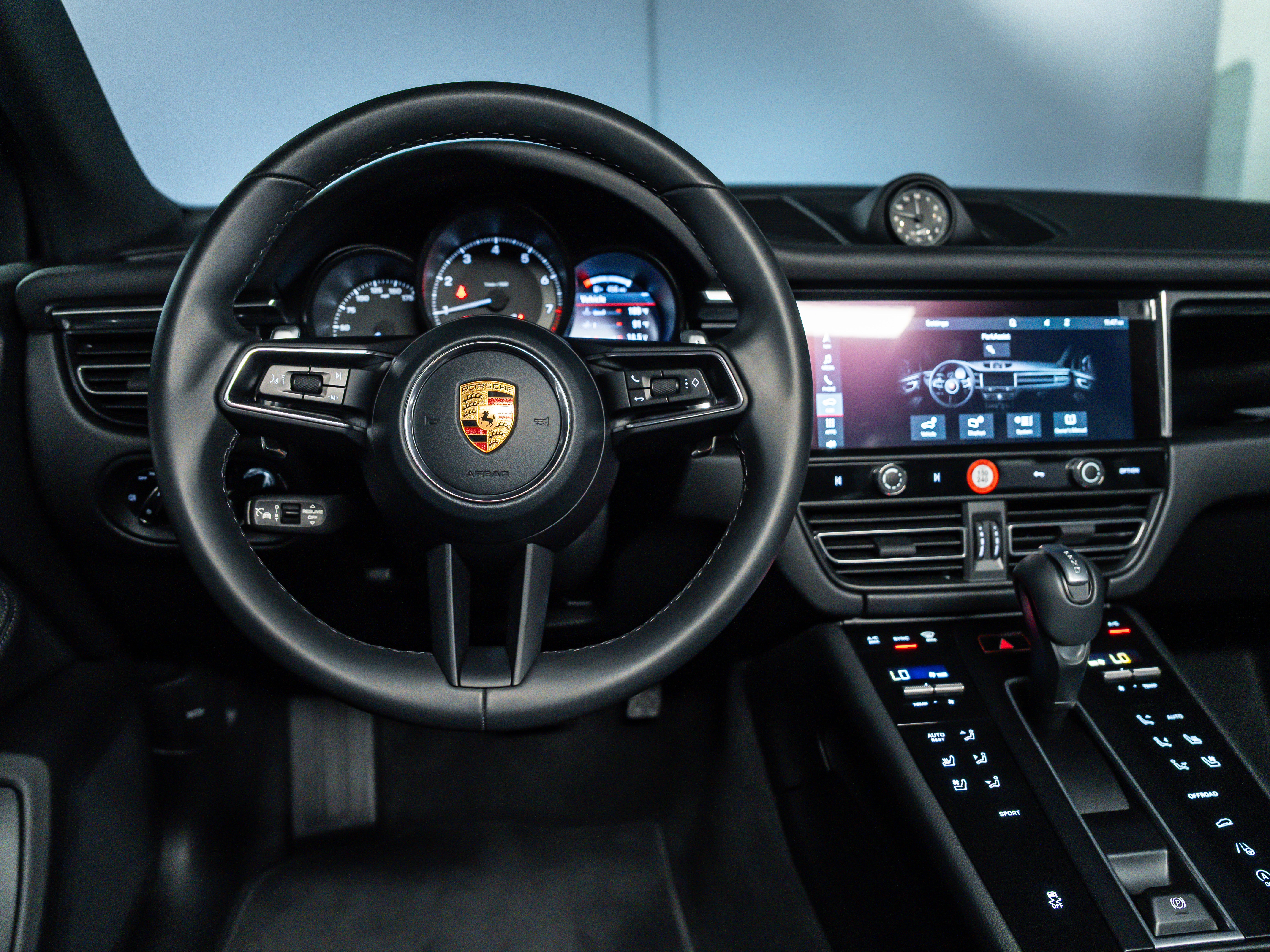 2026 Porsche Macan Base