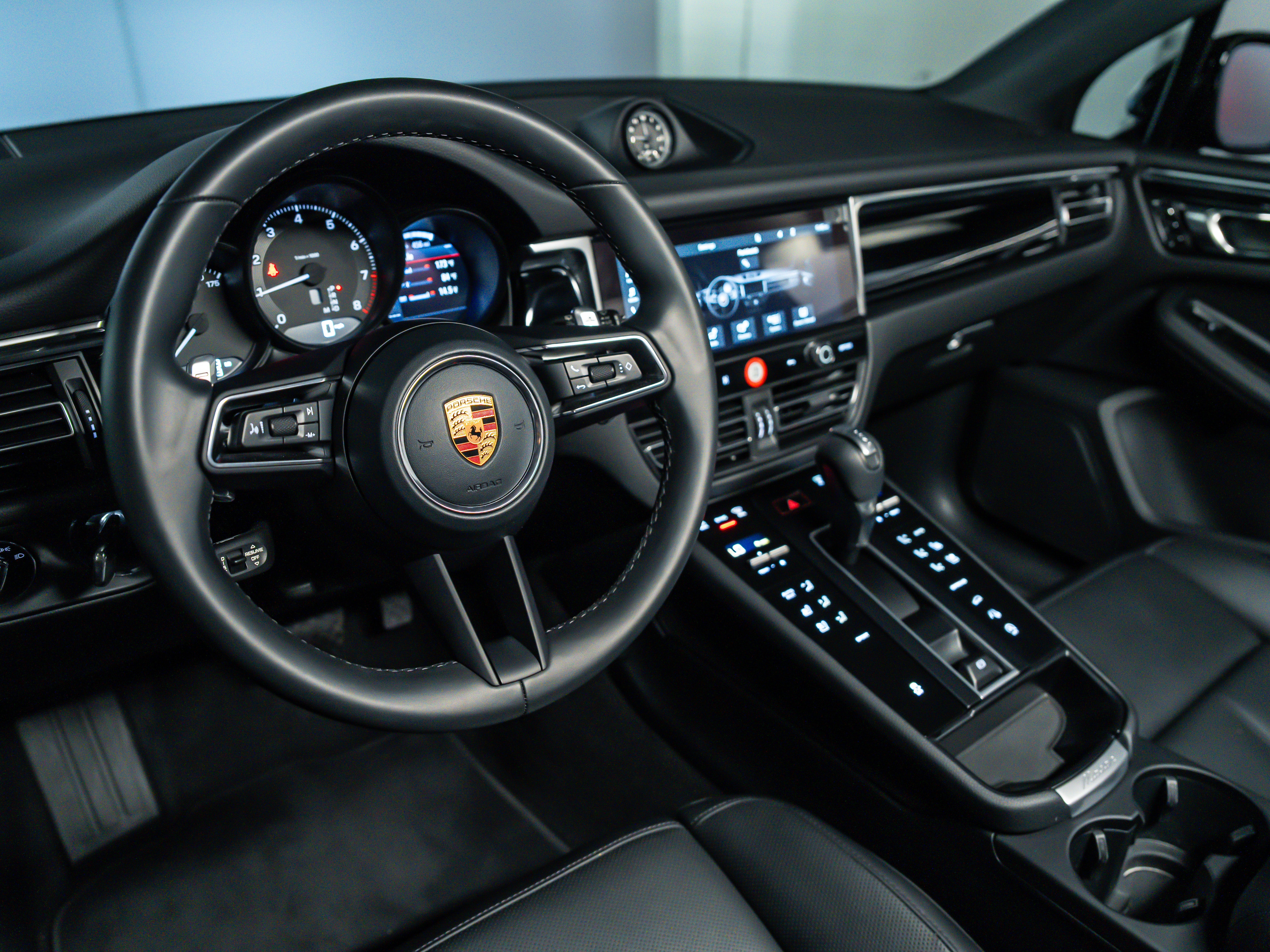 2026 Porsche Macan Base