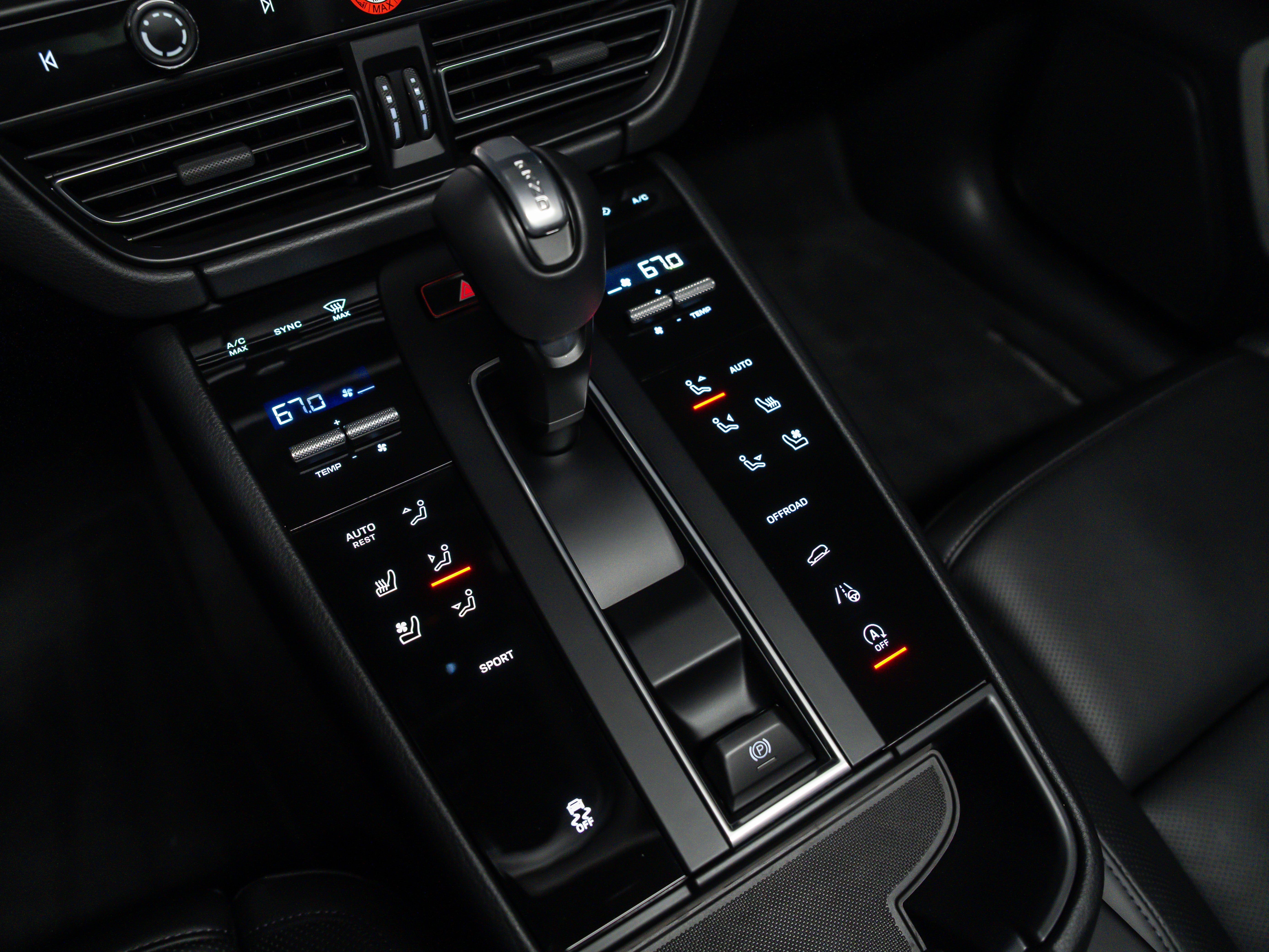 2025 Porsche Macan Base