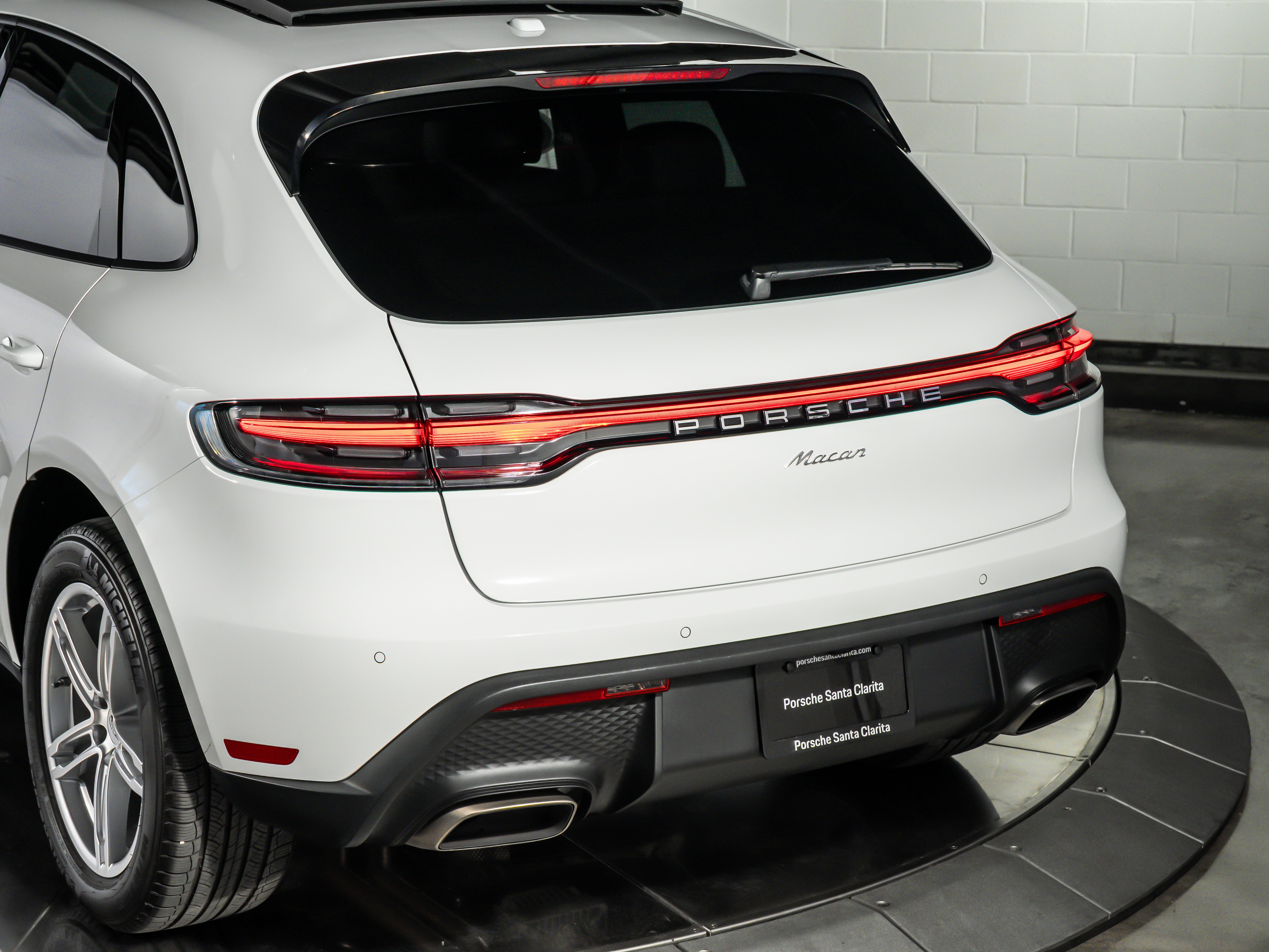 2025 Porsche Macan Base