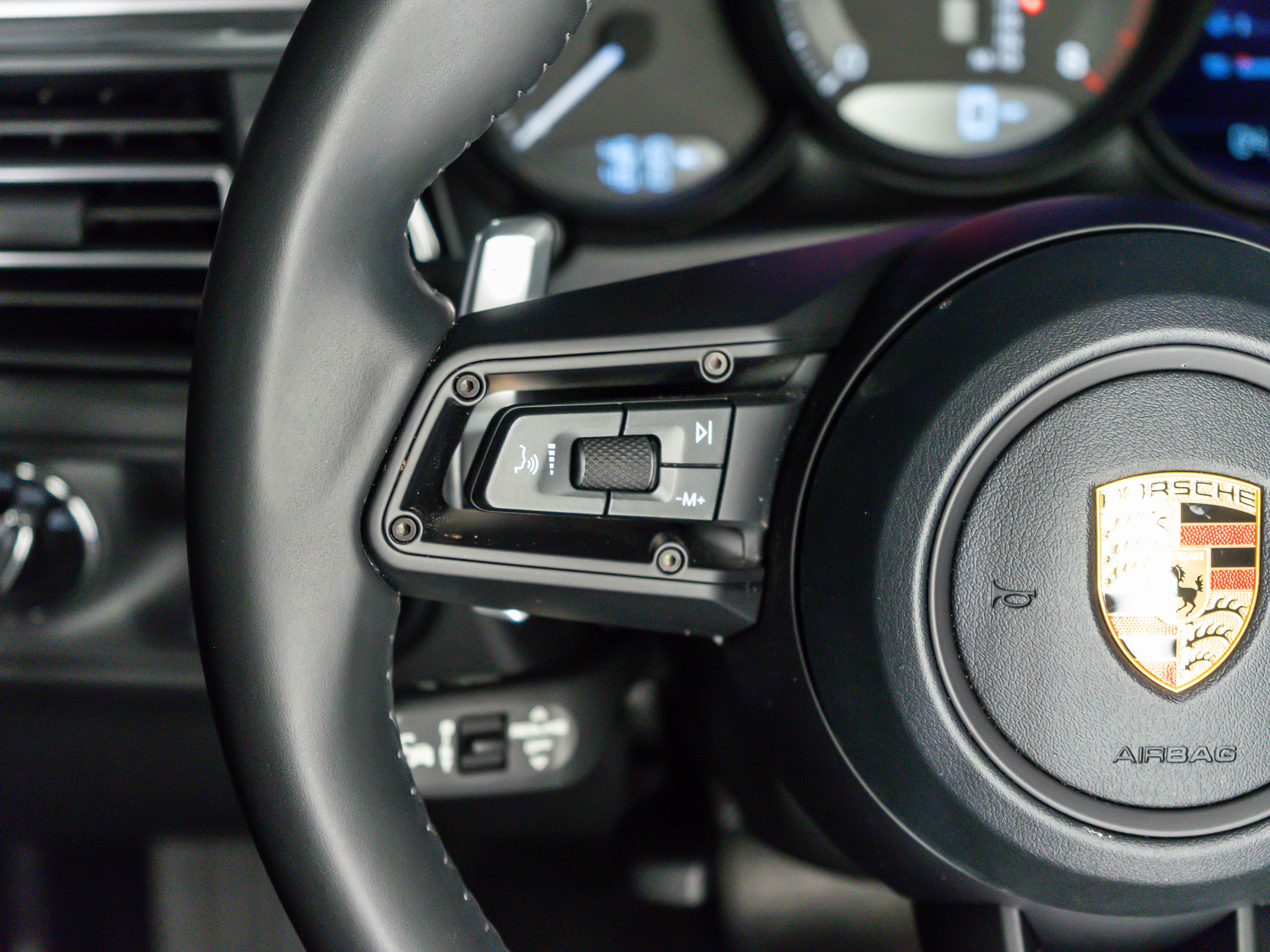 2026 Porsche Macan Base