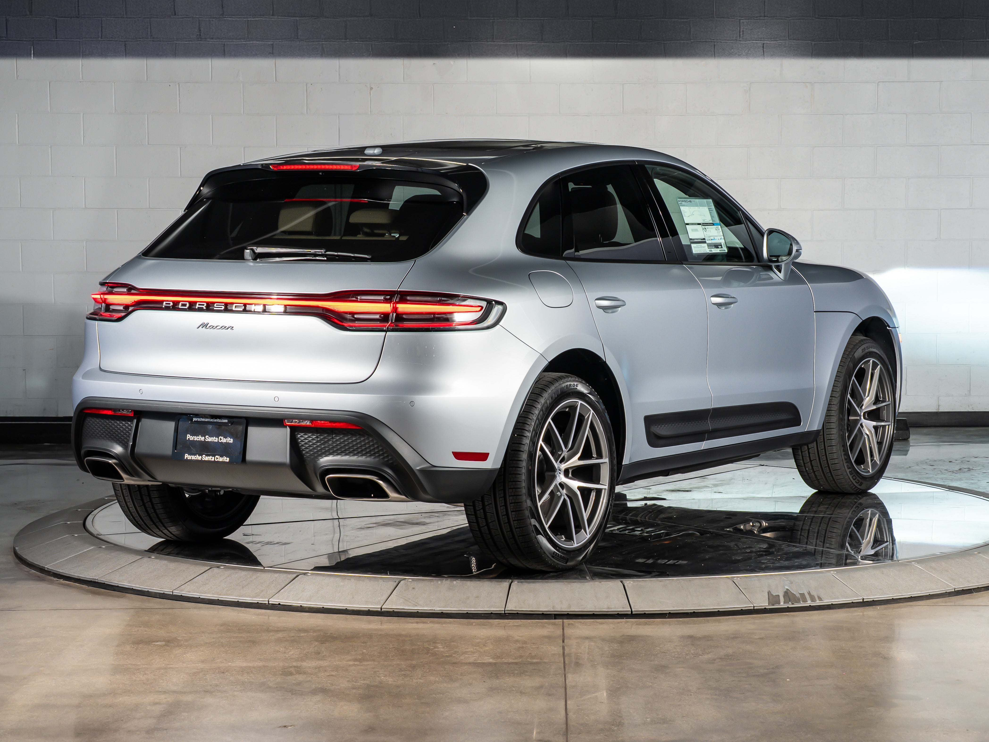 2026 Porsche Macan Base