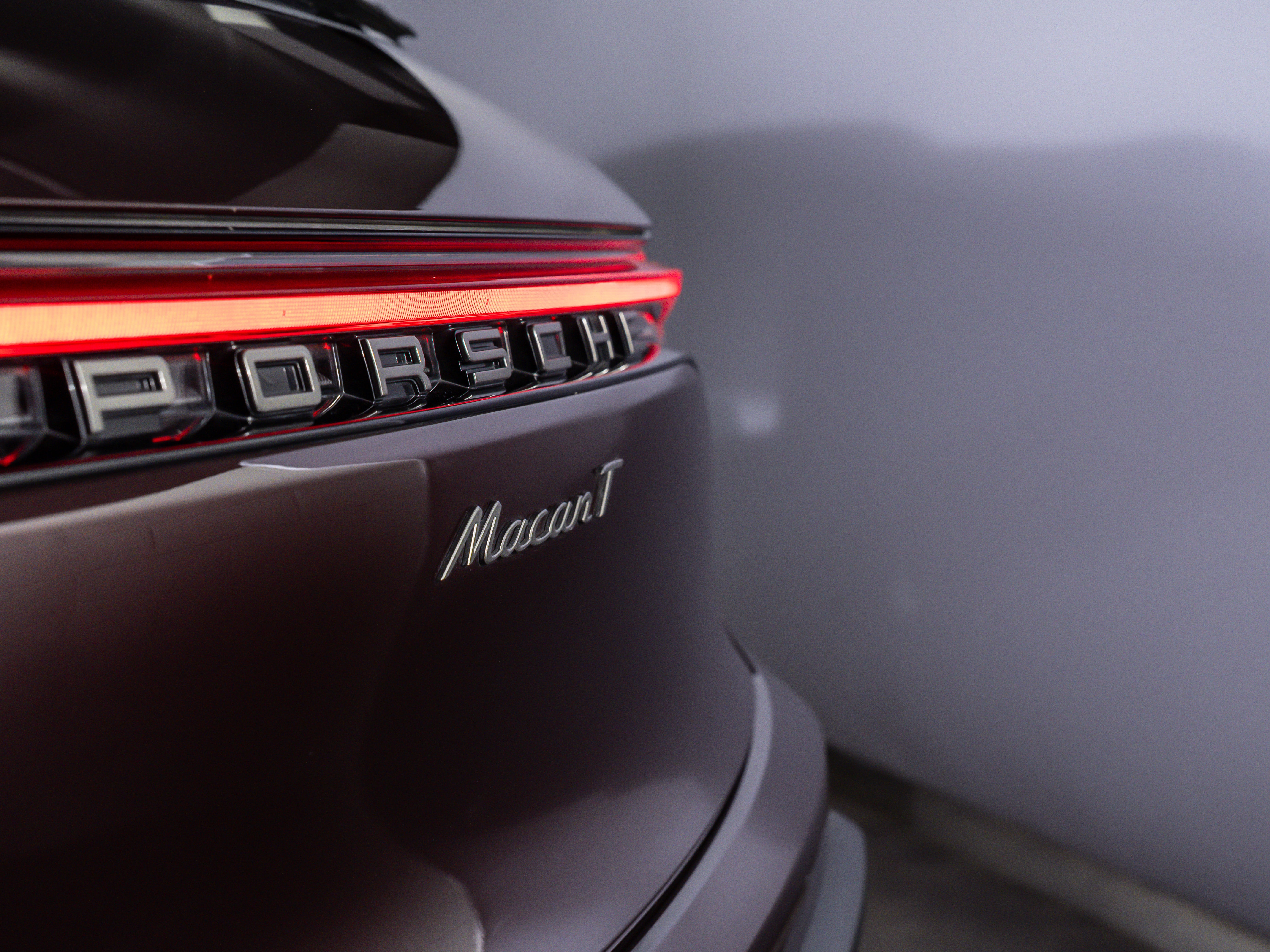 2026 Porsche Macan Base