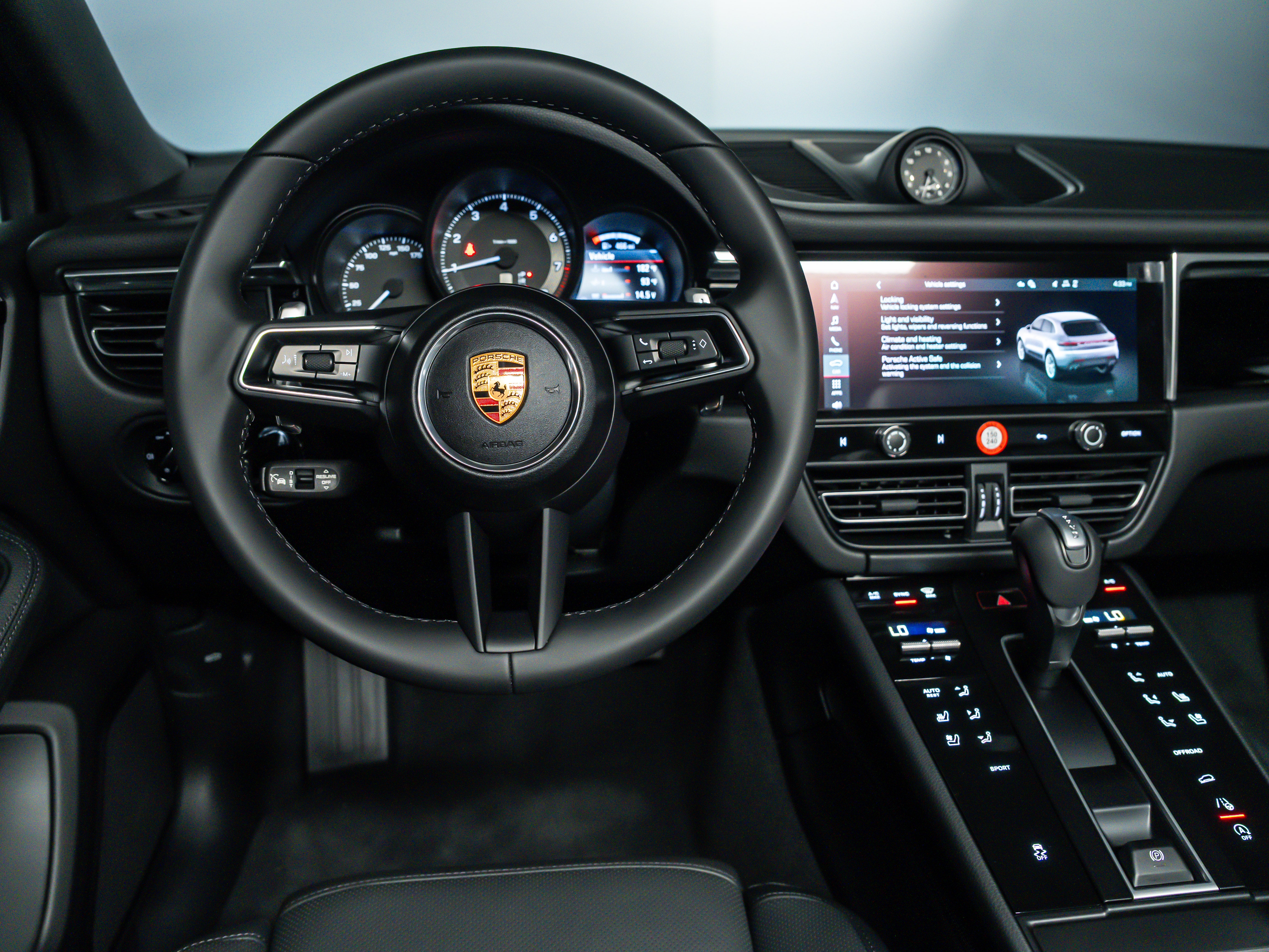 2026 Porsche Macan Base