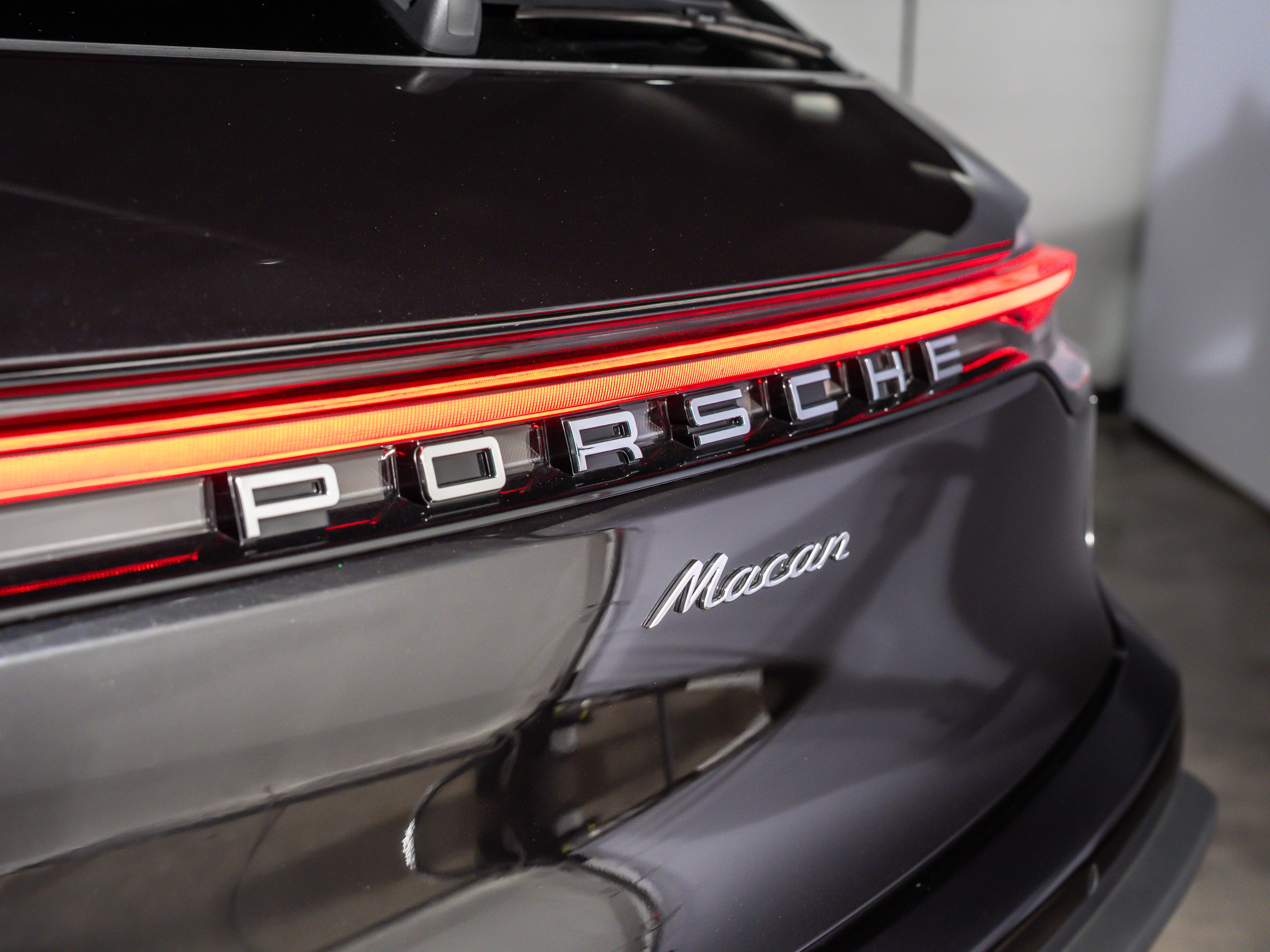 2026 Porsche Macan Base