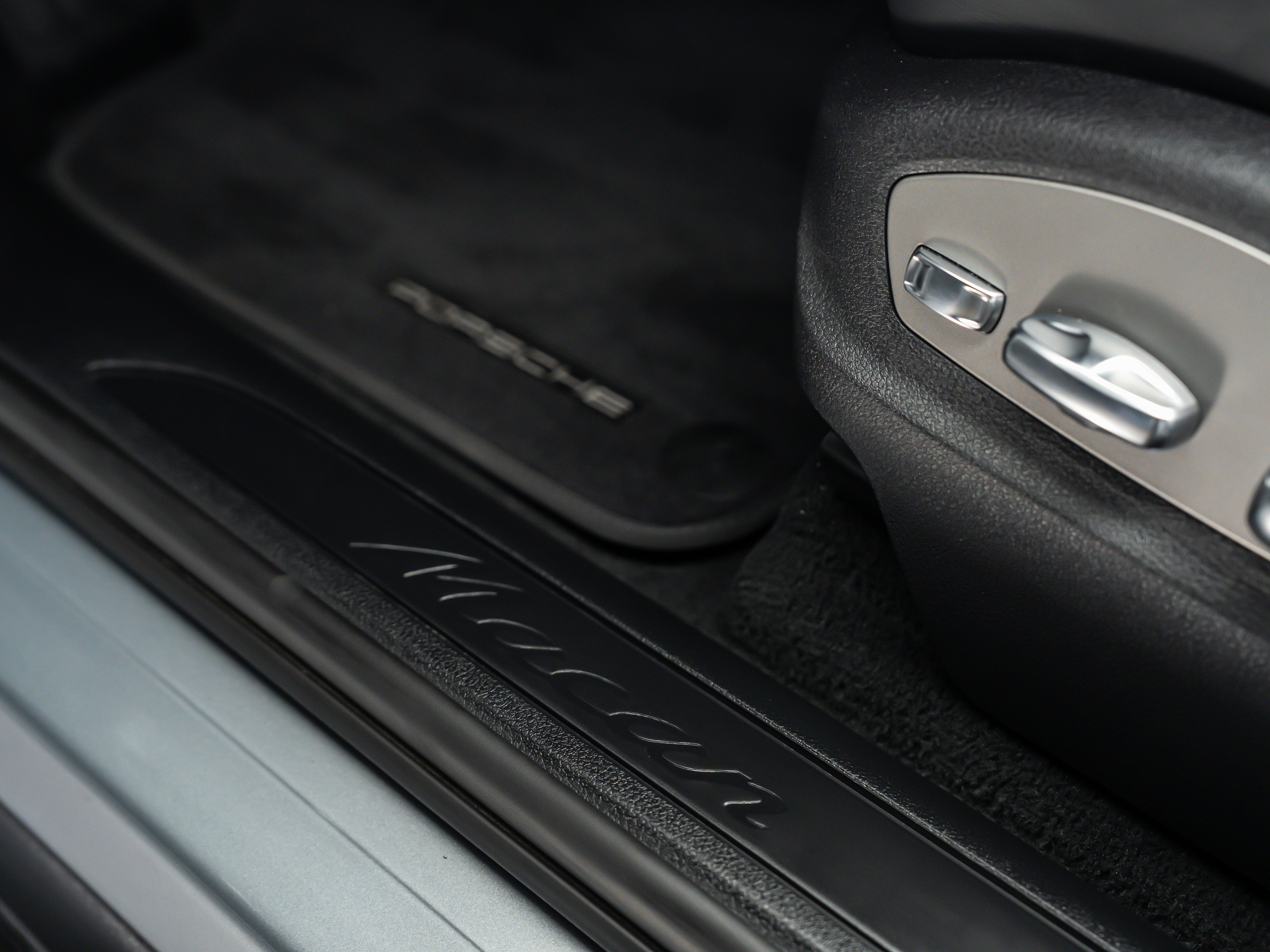2026 Porsche Macan Base