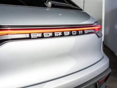 2026 Porsche Macan Base