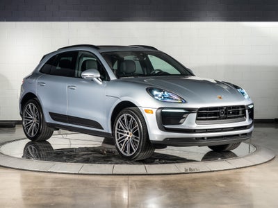 2026 Porsche Macan Base