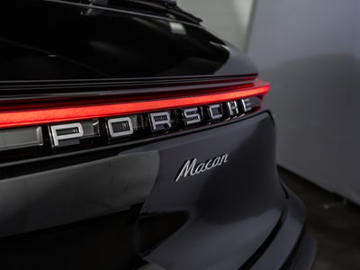 2026 Porsche Macan Base