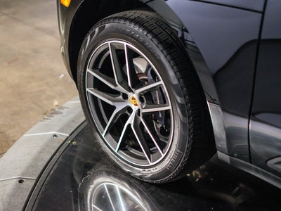 2026 Porsche Macan Base