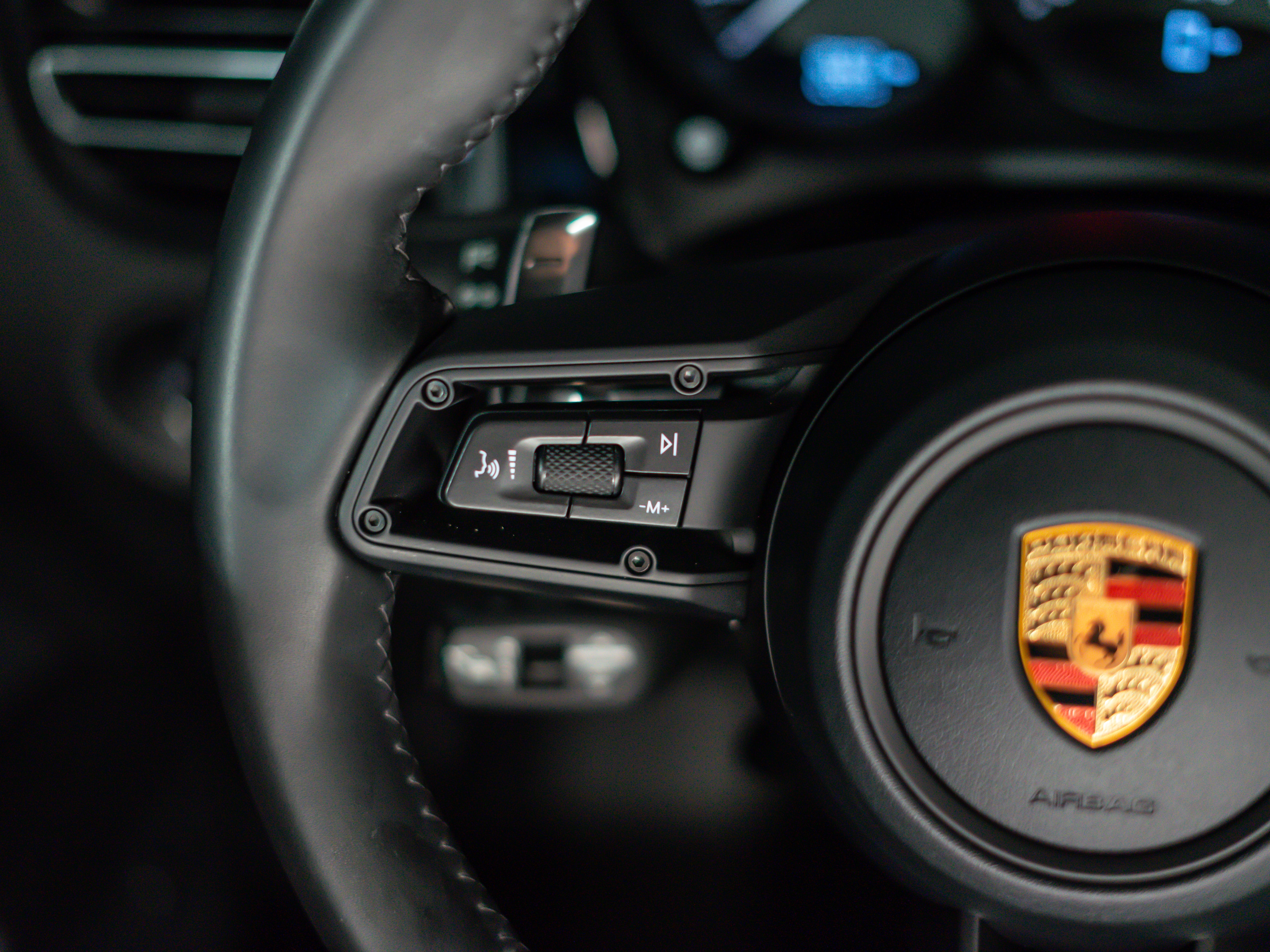 2026 Porsche Macan Base