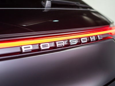 2026 Porsche Macan Base