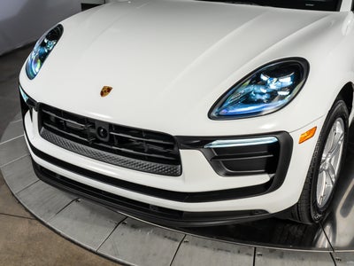 2026 Porsche Macan Base