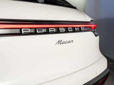 2026 Porsche Macan Base