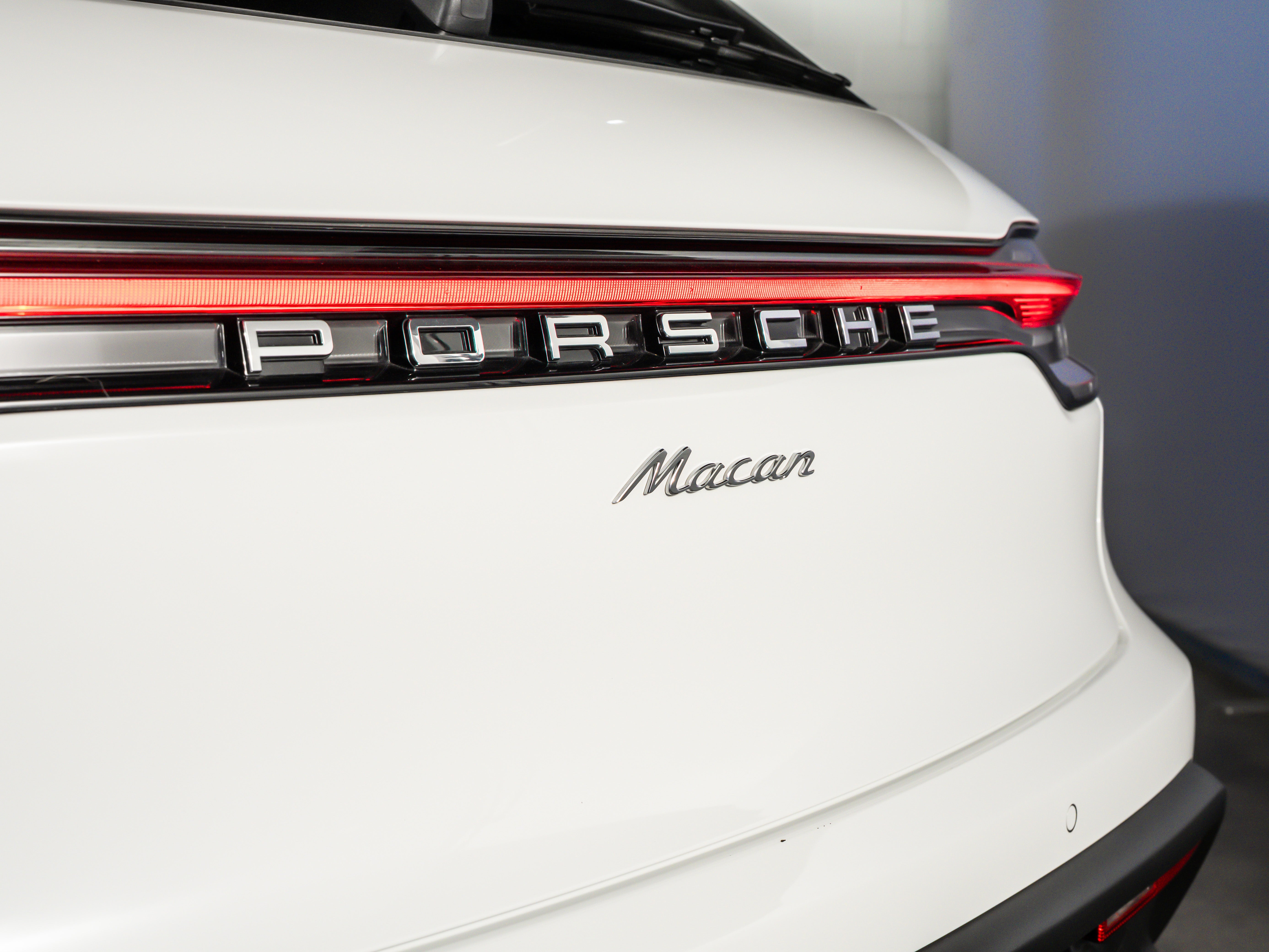 2026 Porsche Macan Base