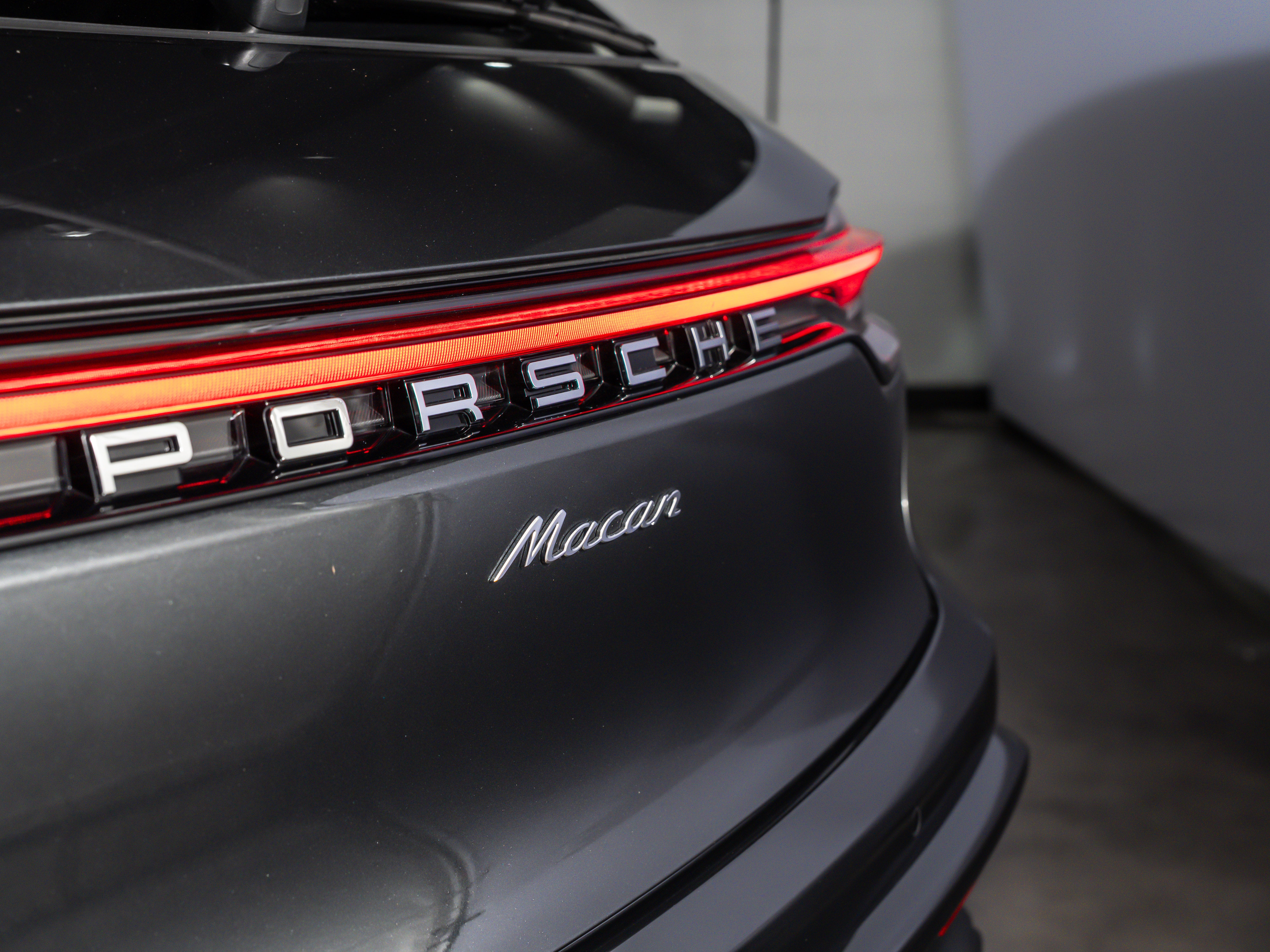 2026 Porsche Macan Base