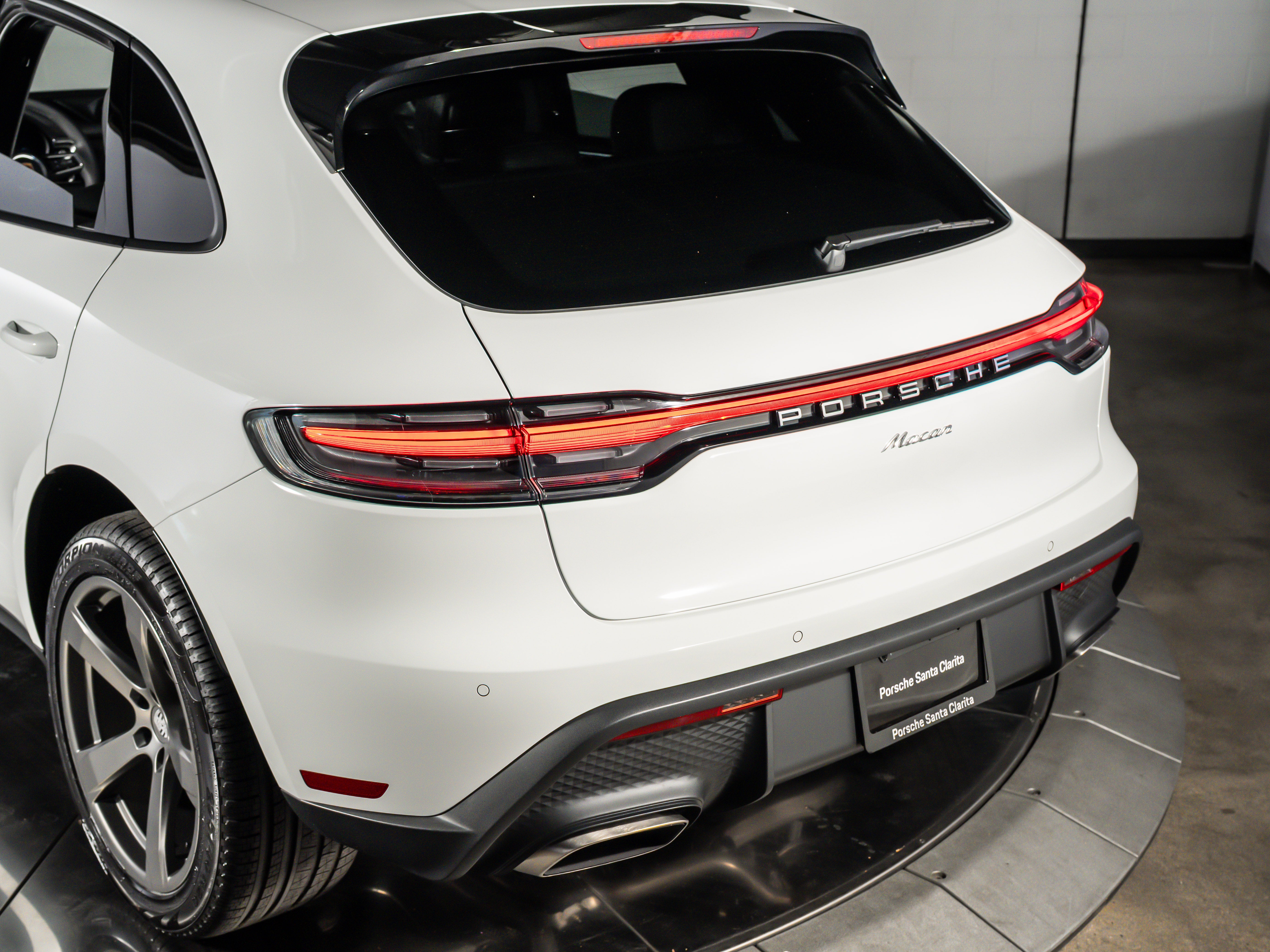 2026 Porsche Macan Base