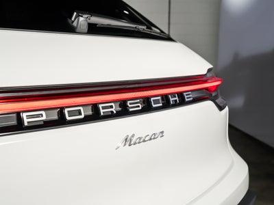 2026 Porsche Macan Base