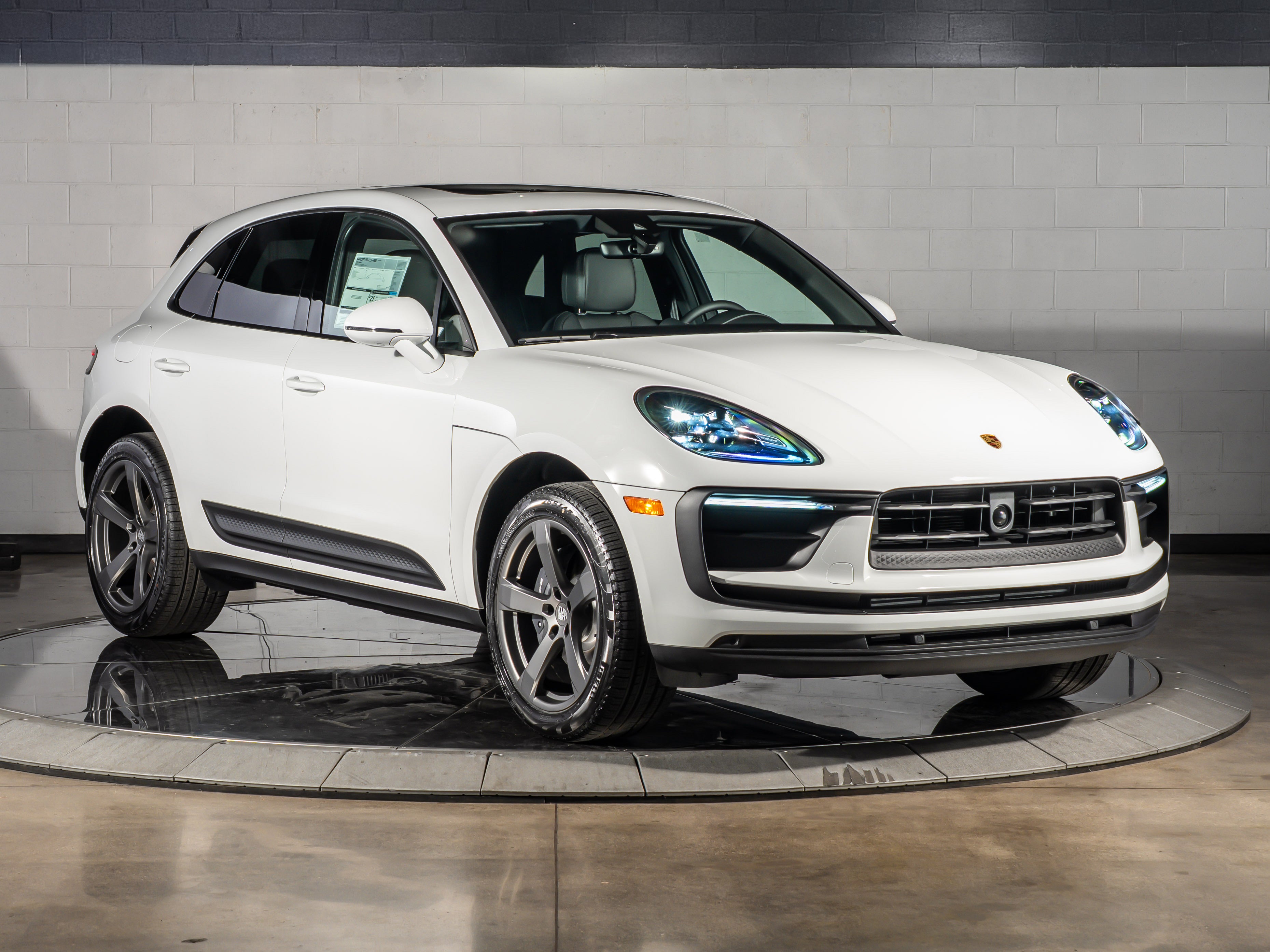2026 Porsche Macan Base