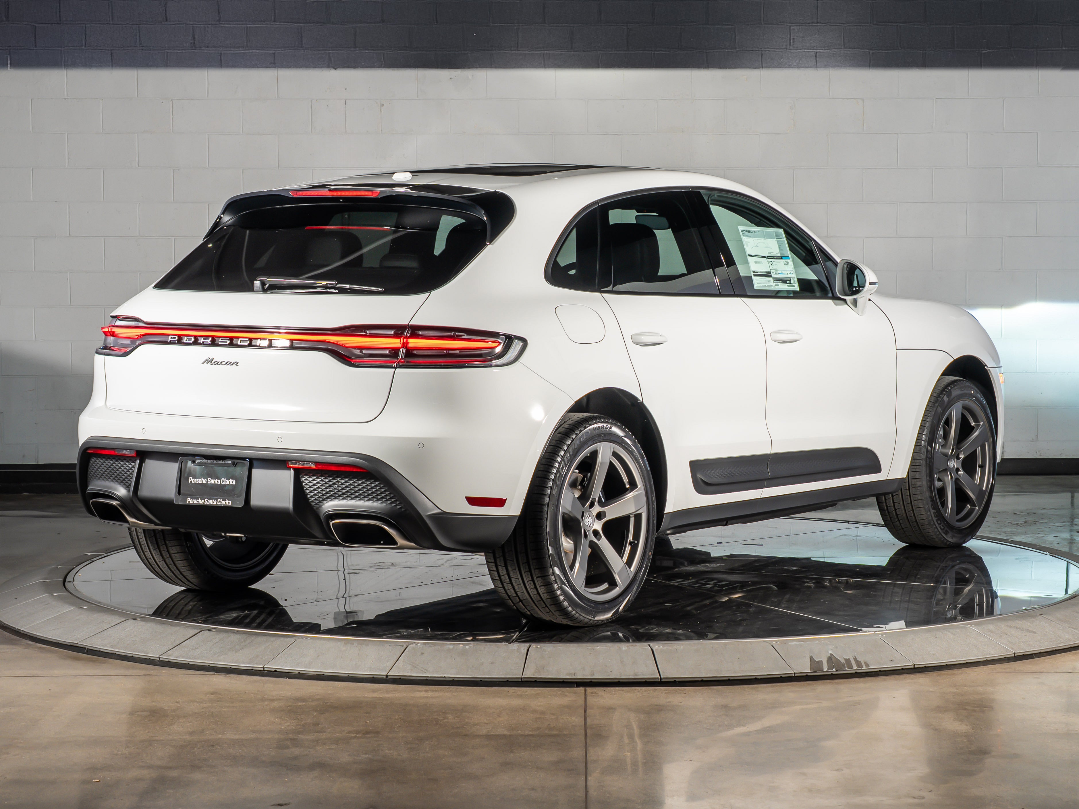 2026 Porsche Macan Base
