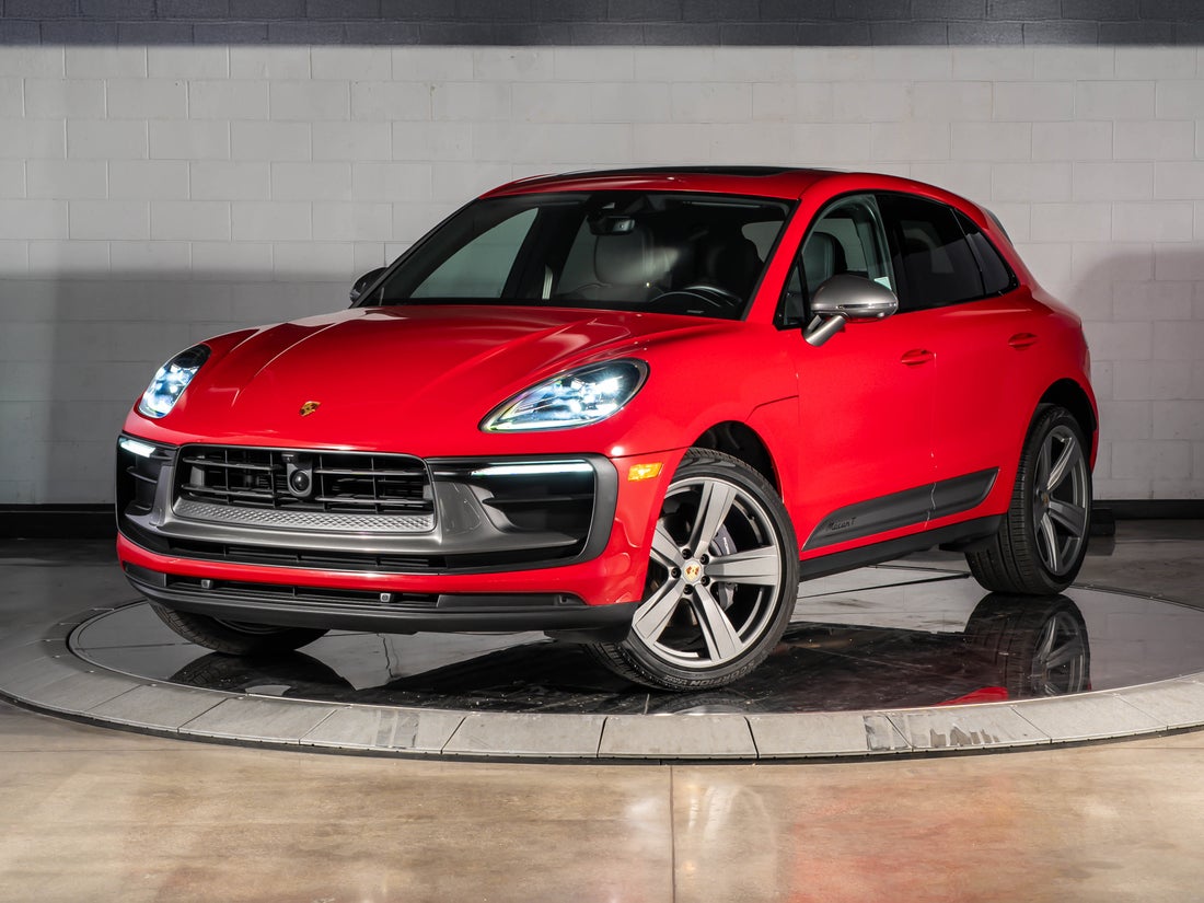 2025 Porsche Macan T