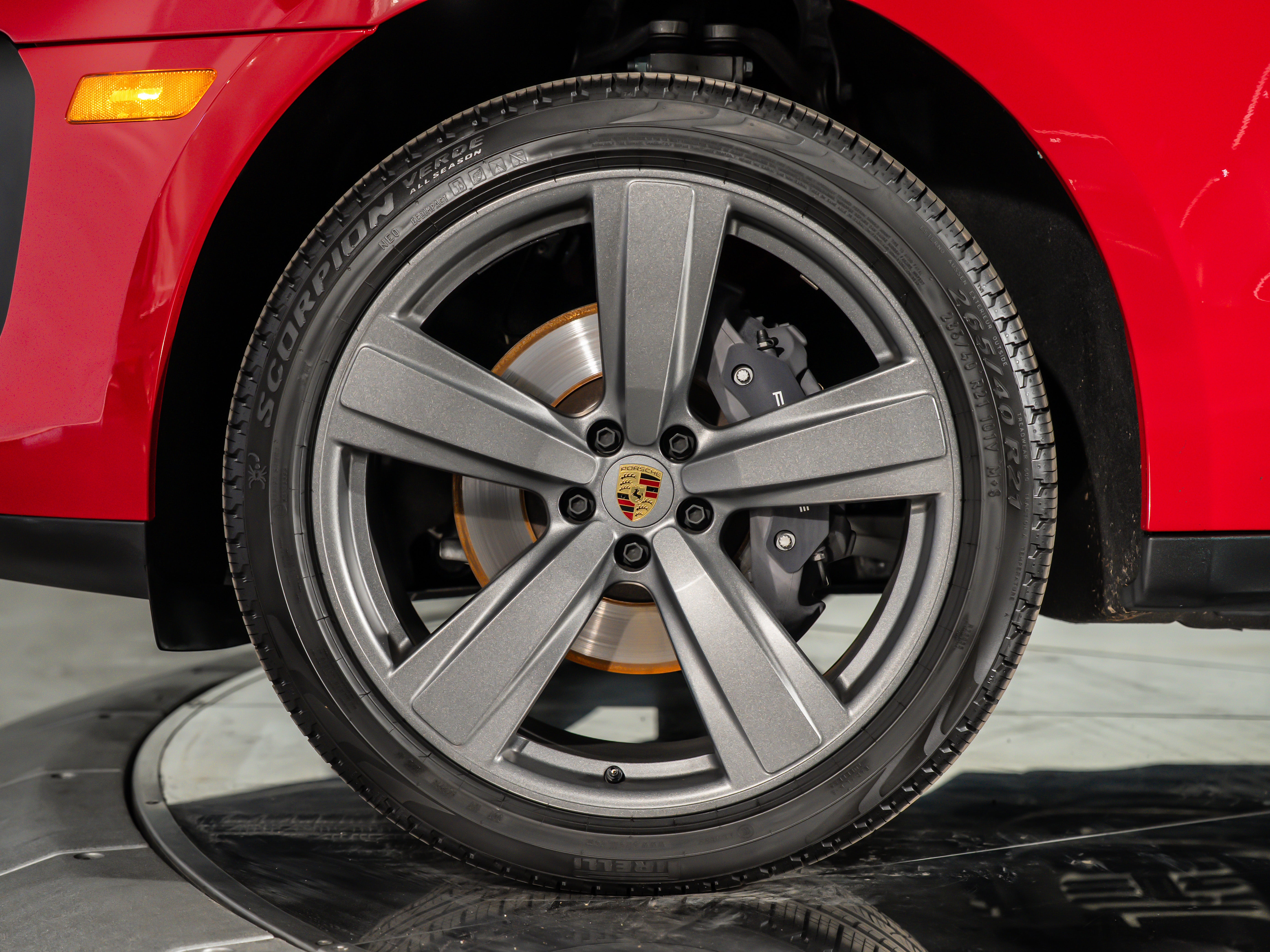 2025 Porsche Macan T