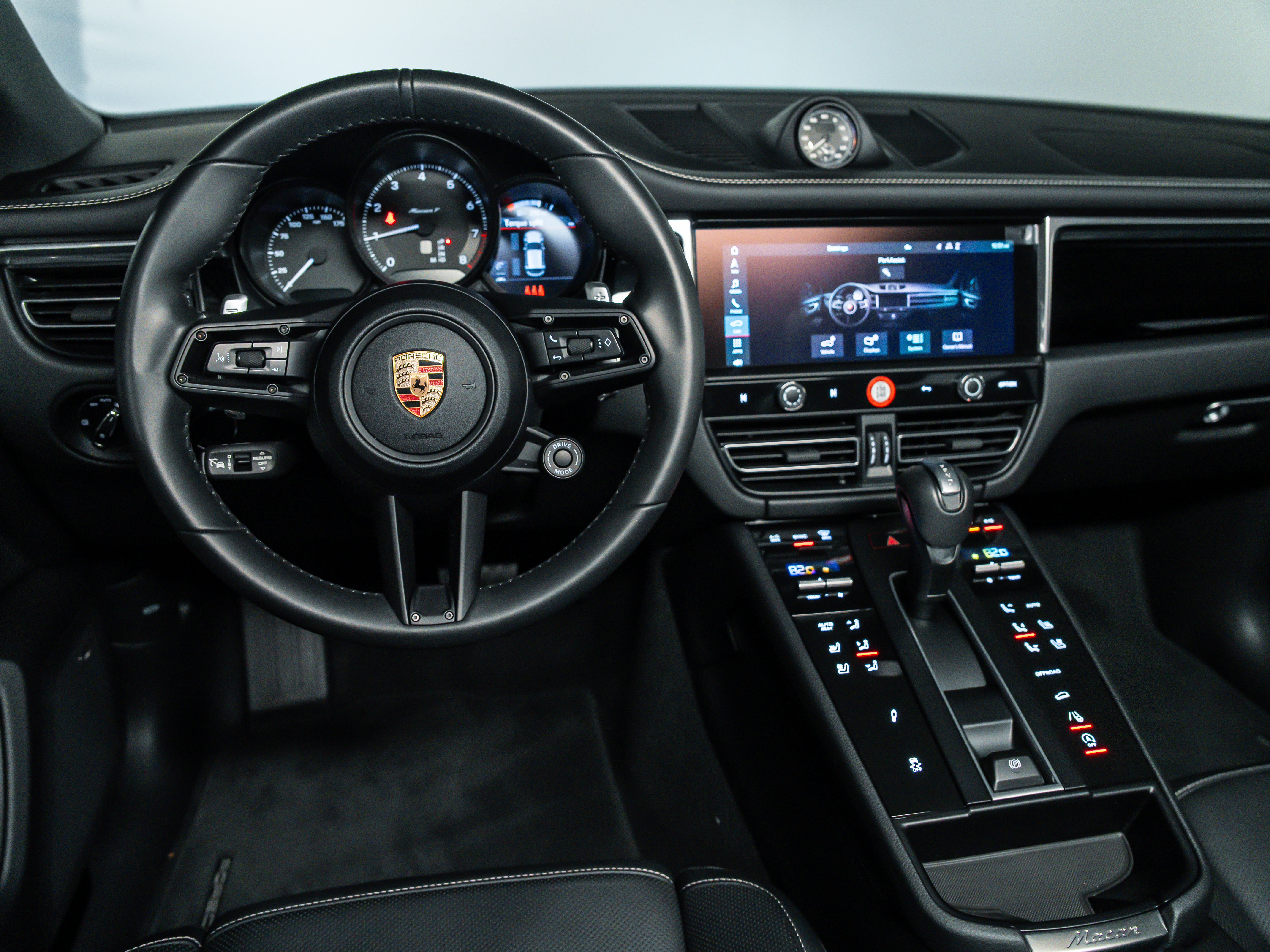 2025 Porsche Macan T