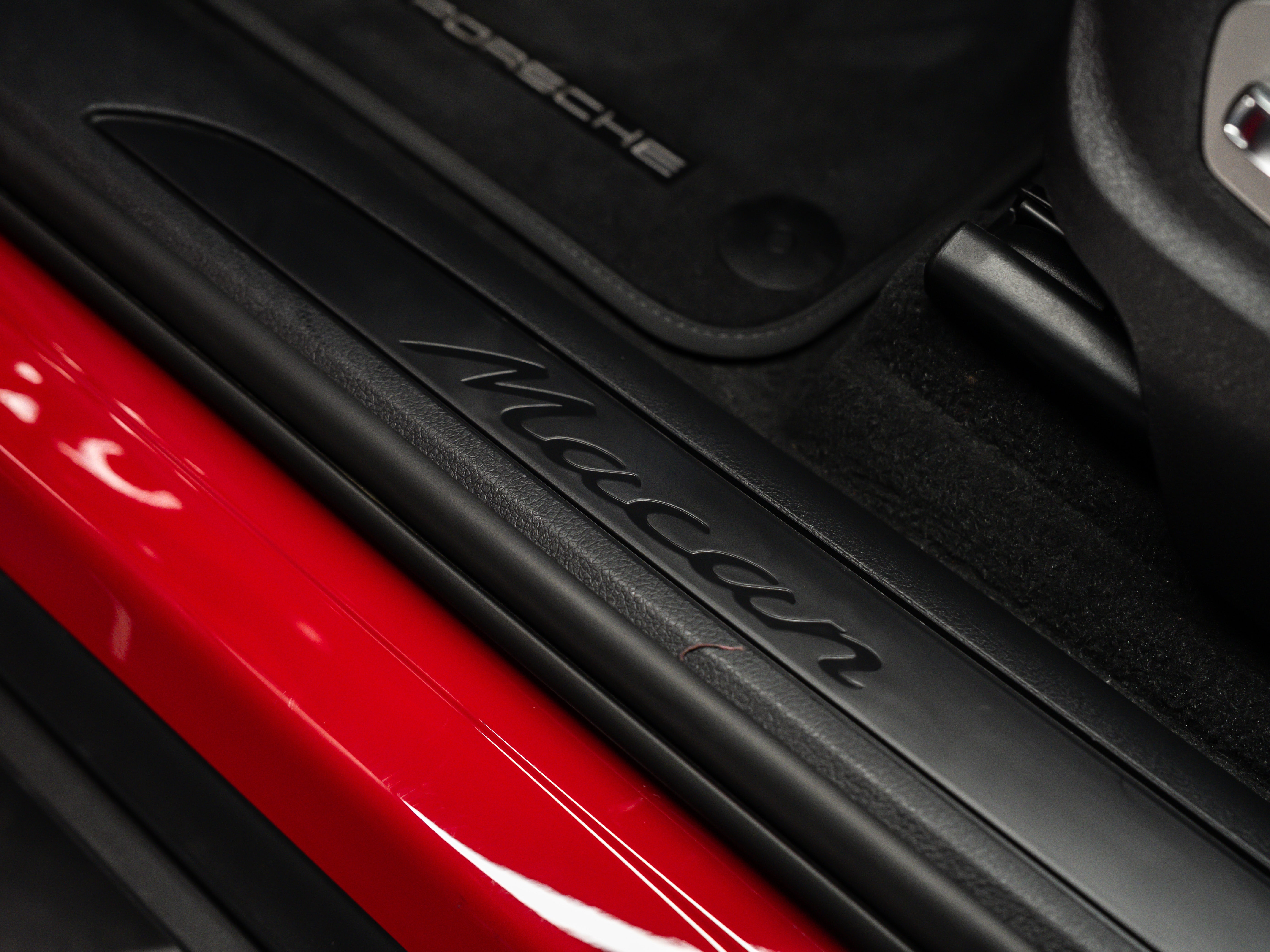 2026 Porsche Macan Base
