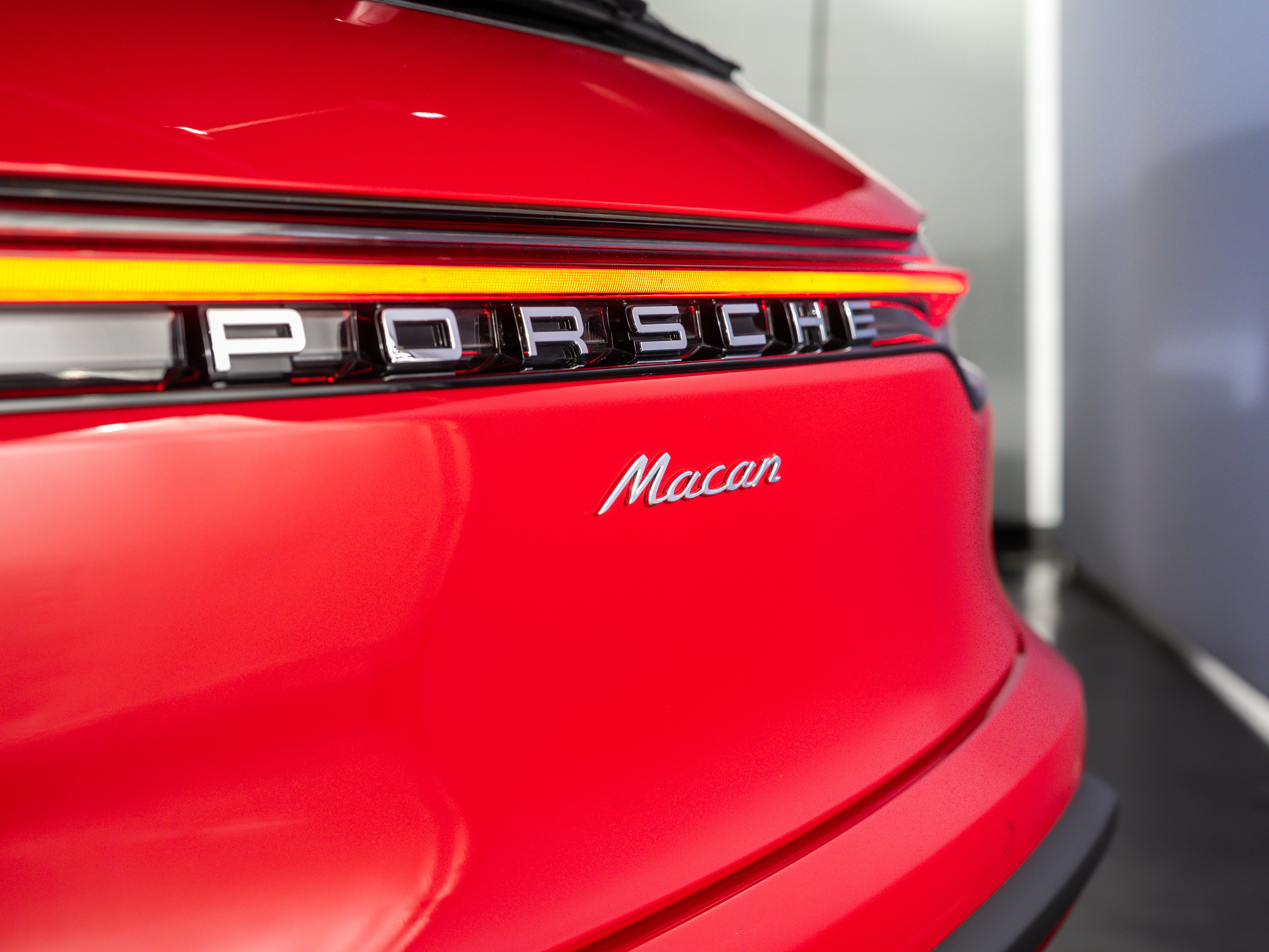 2026 Porsche Macan Base