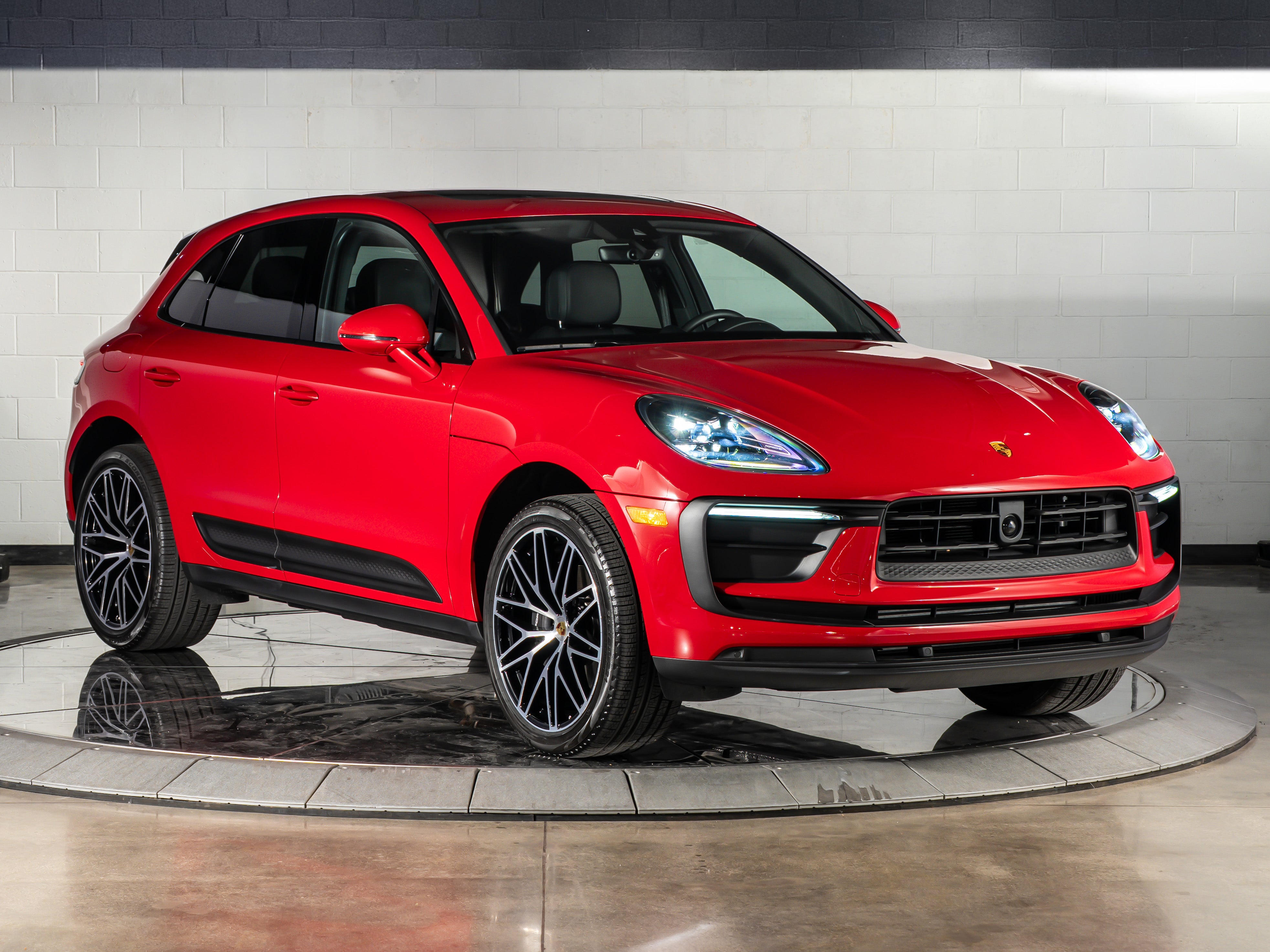 2026 Porsche Macan Base