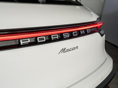 2026 Porsche Macan Base