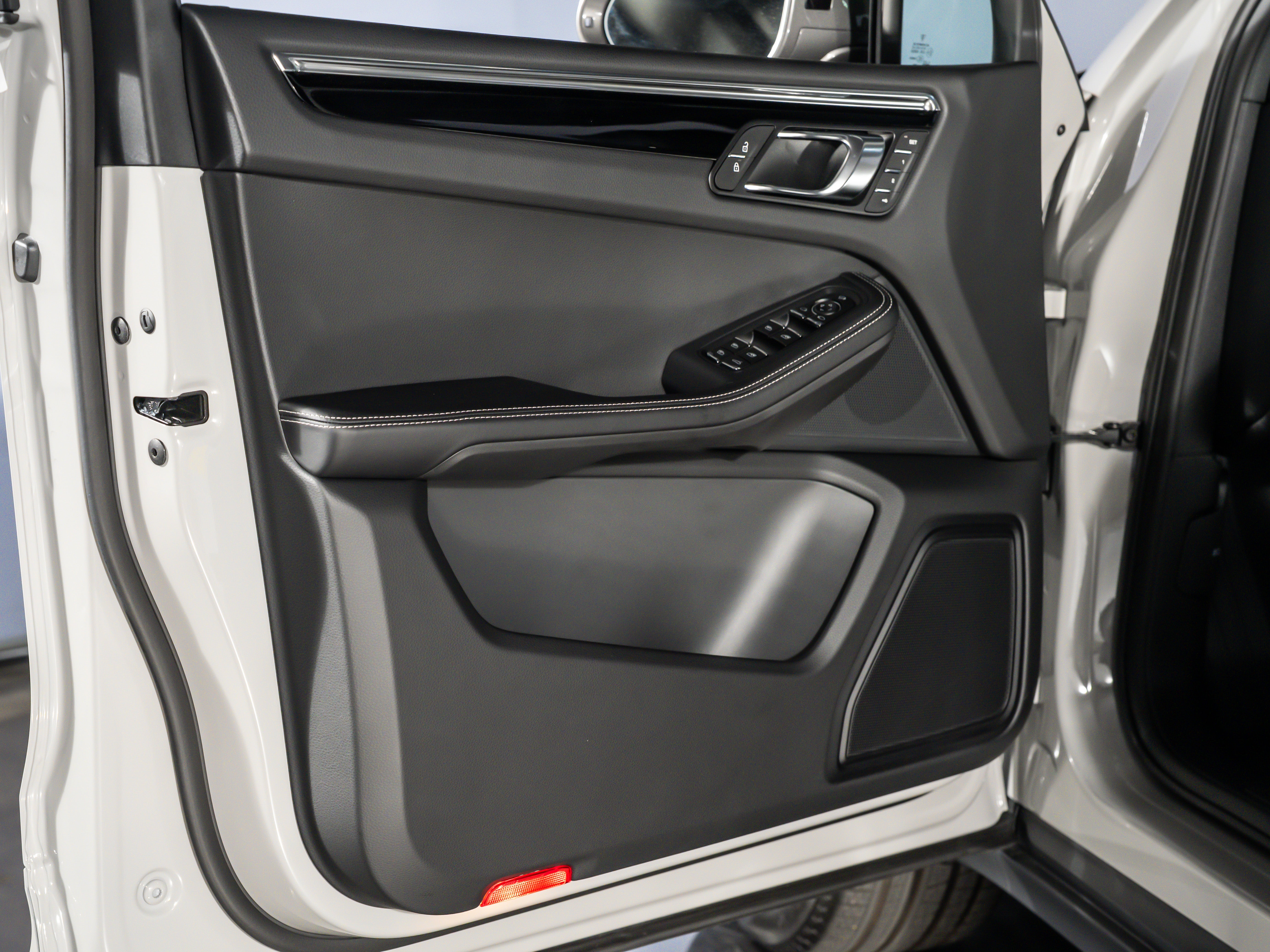 2026 Porsche Macan T