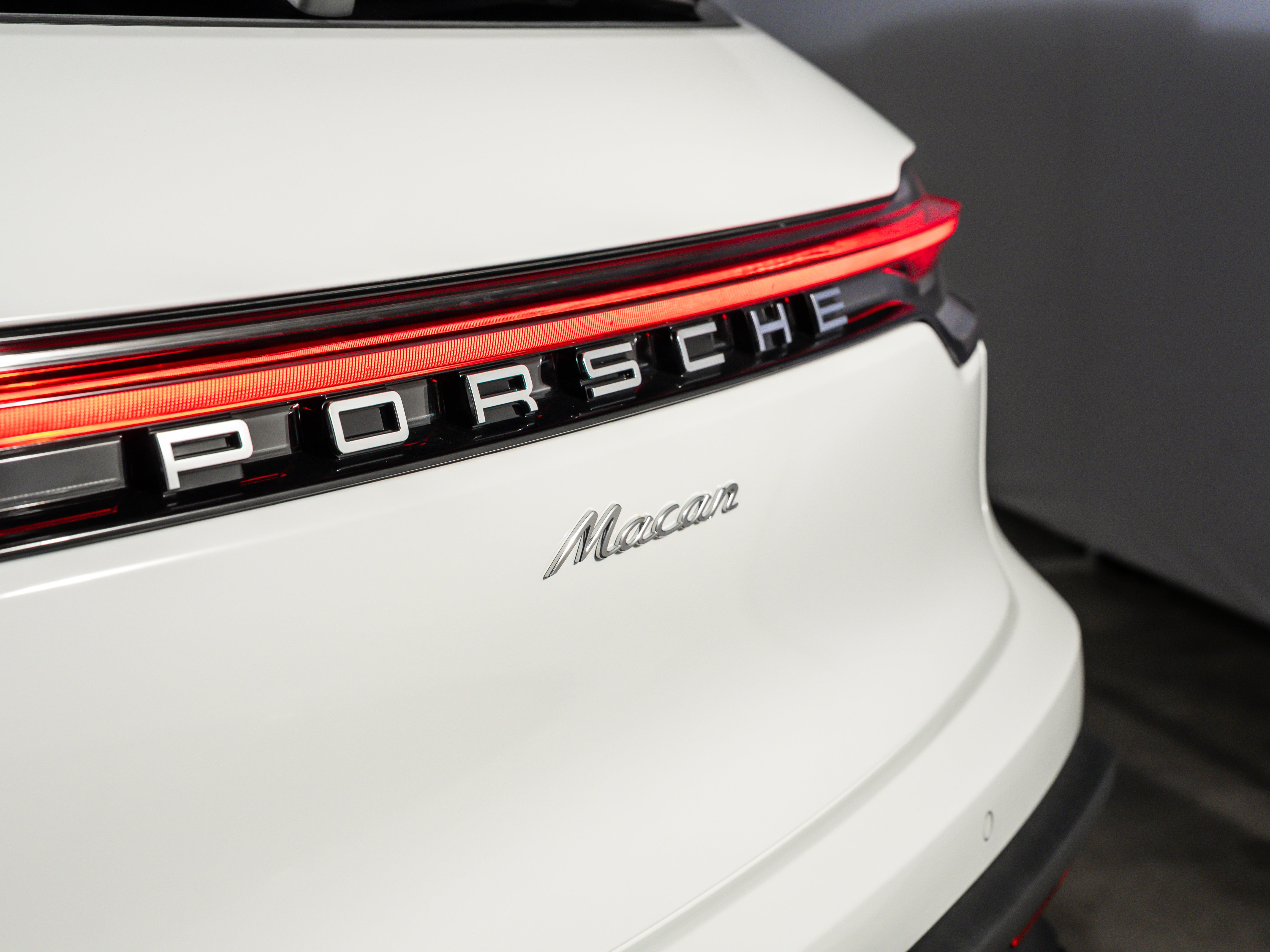 2026 Porsche Macan Base