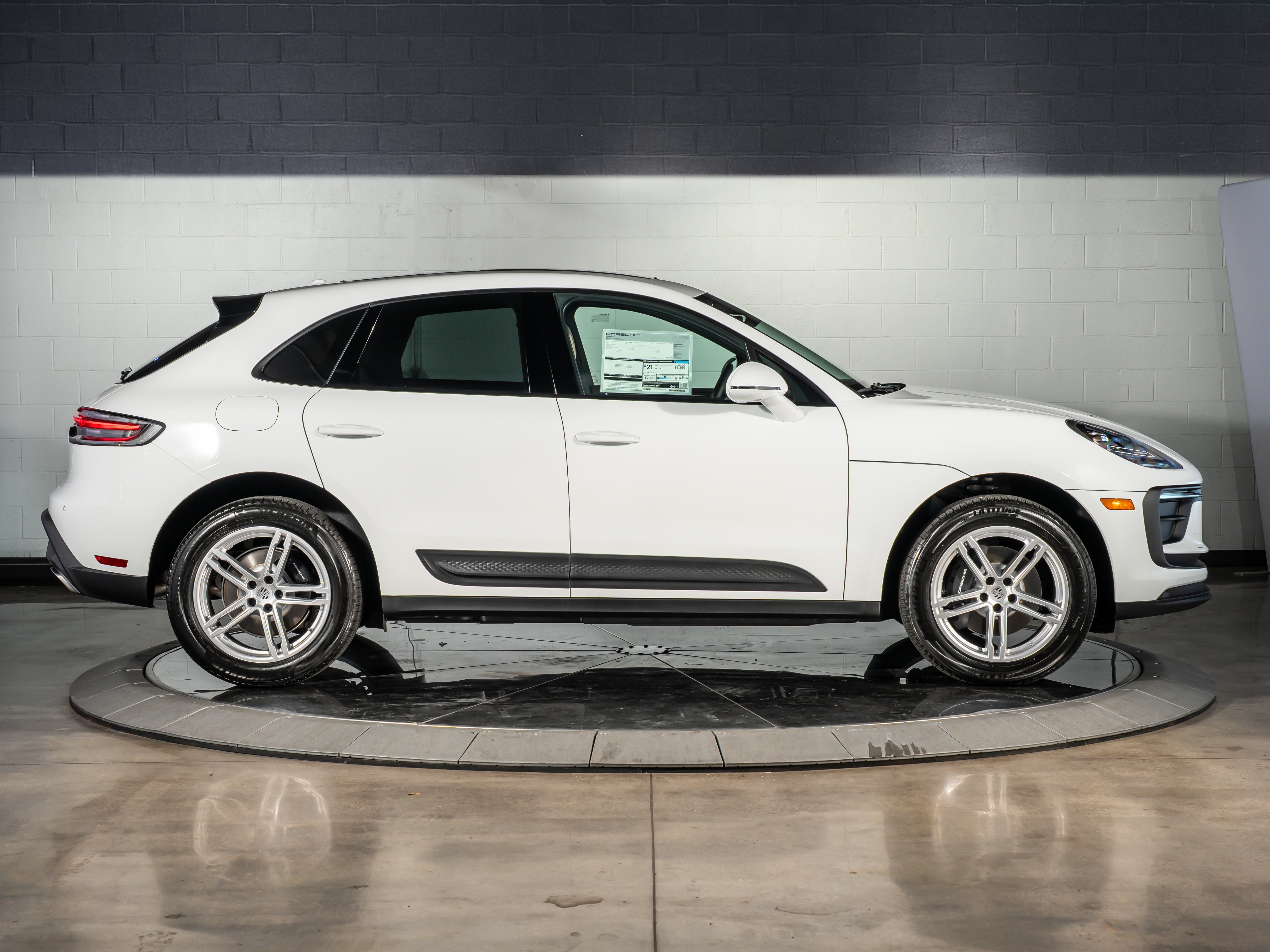 2026 Porsche Macan Base