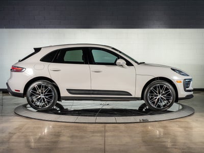 2024 Porsche Macan Base