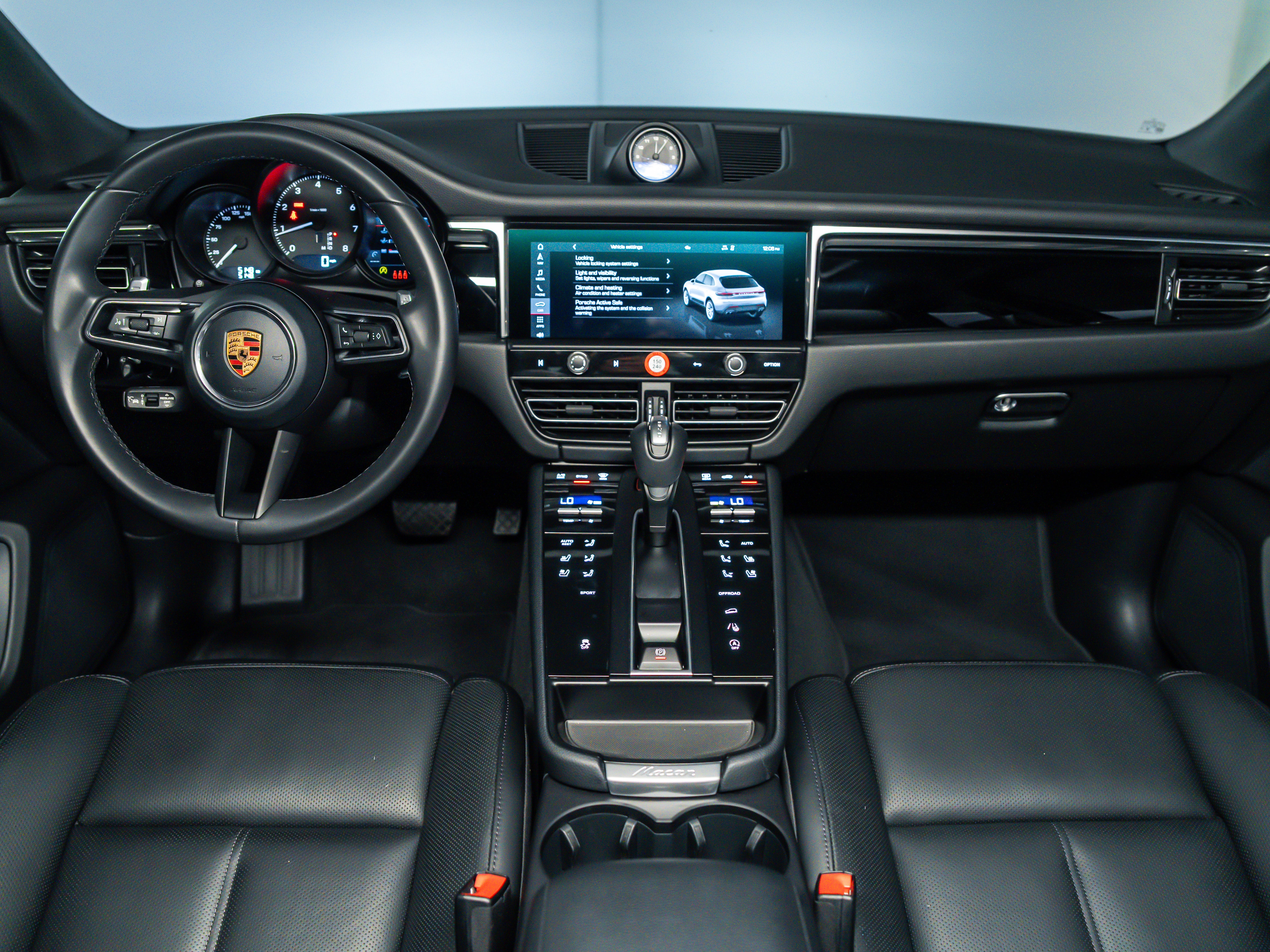 2026 Porsche Macan Base
