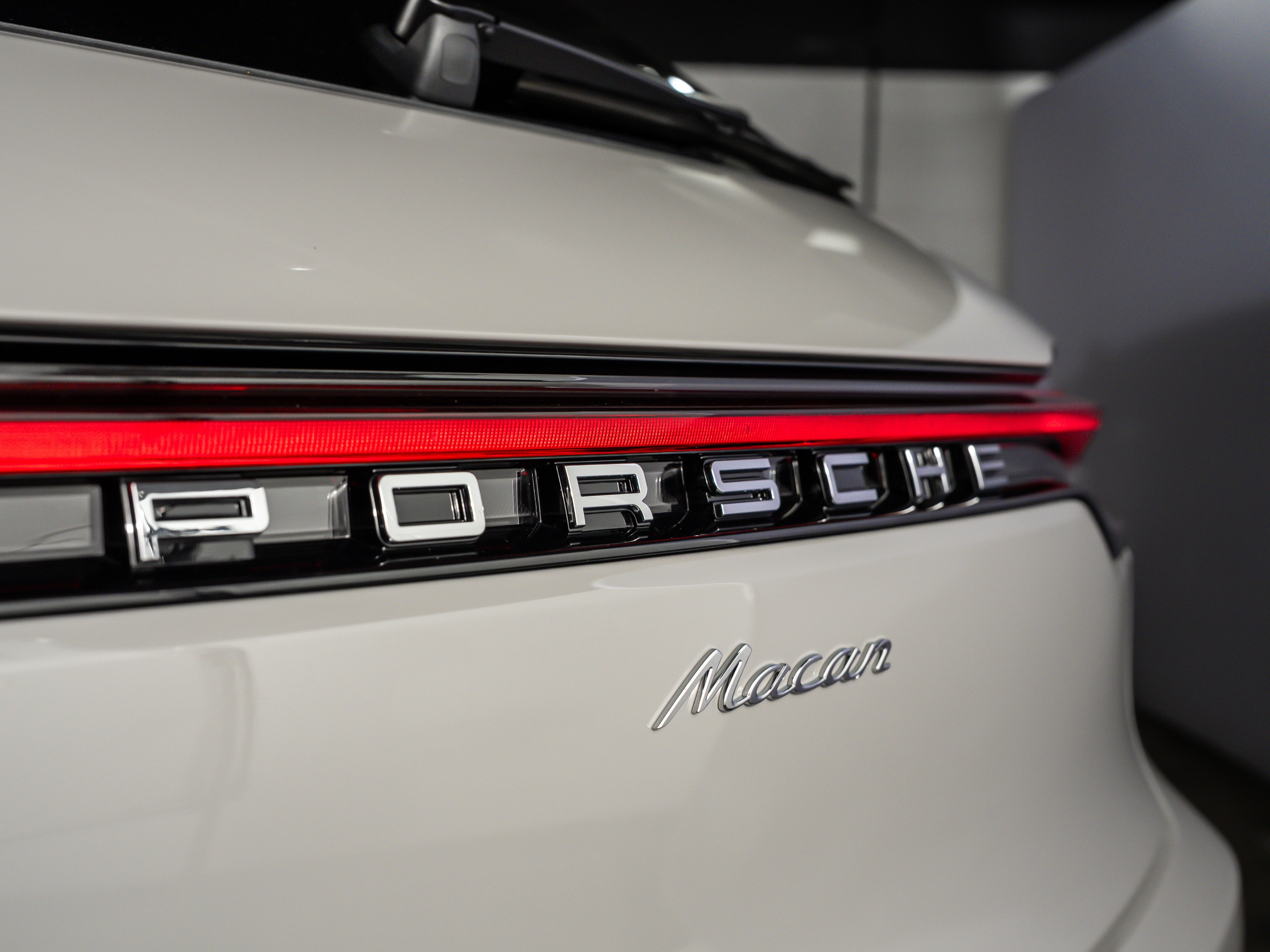 2026 Porsche Macan Base