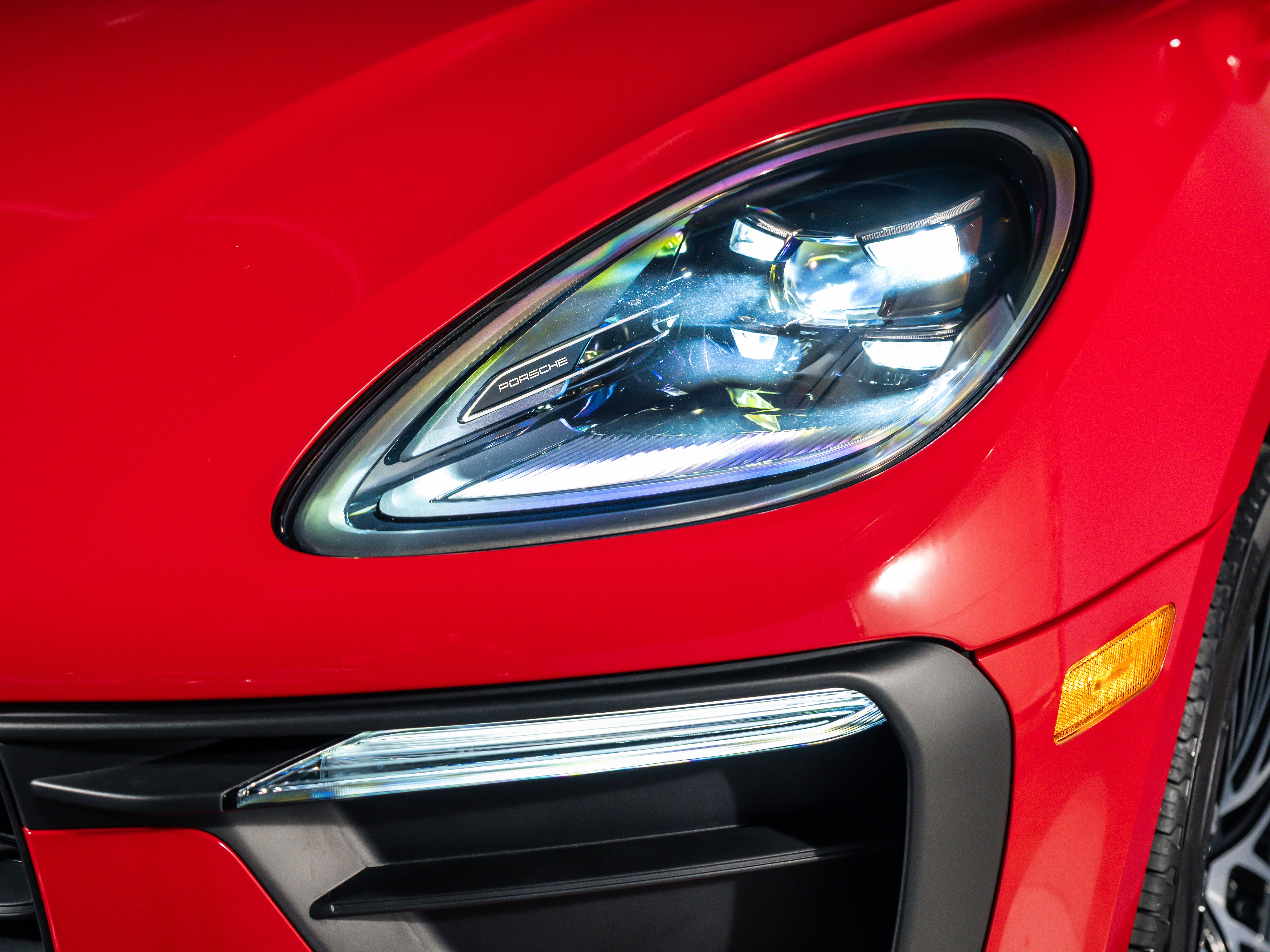 2026 Porsche Macan Base