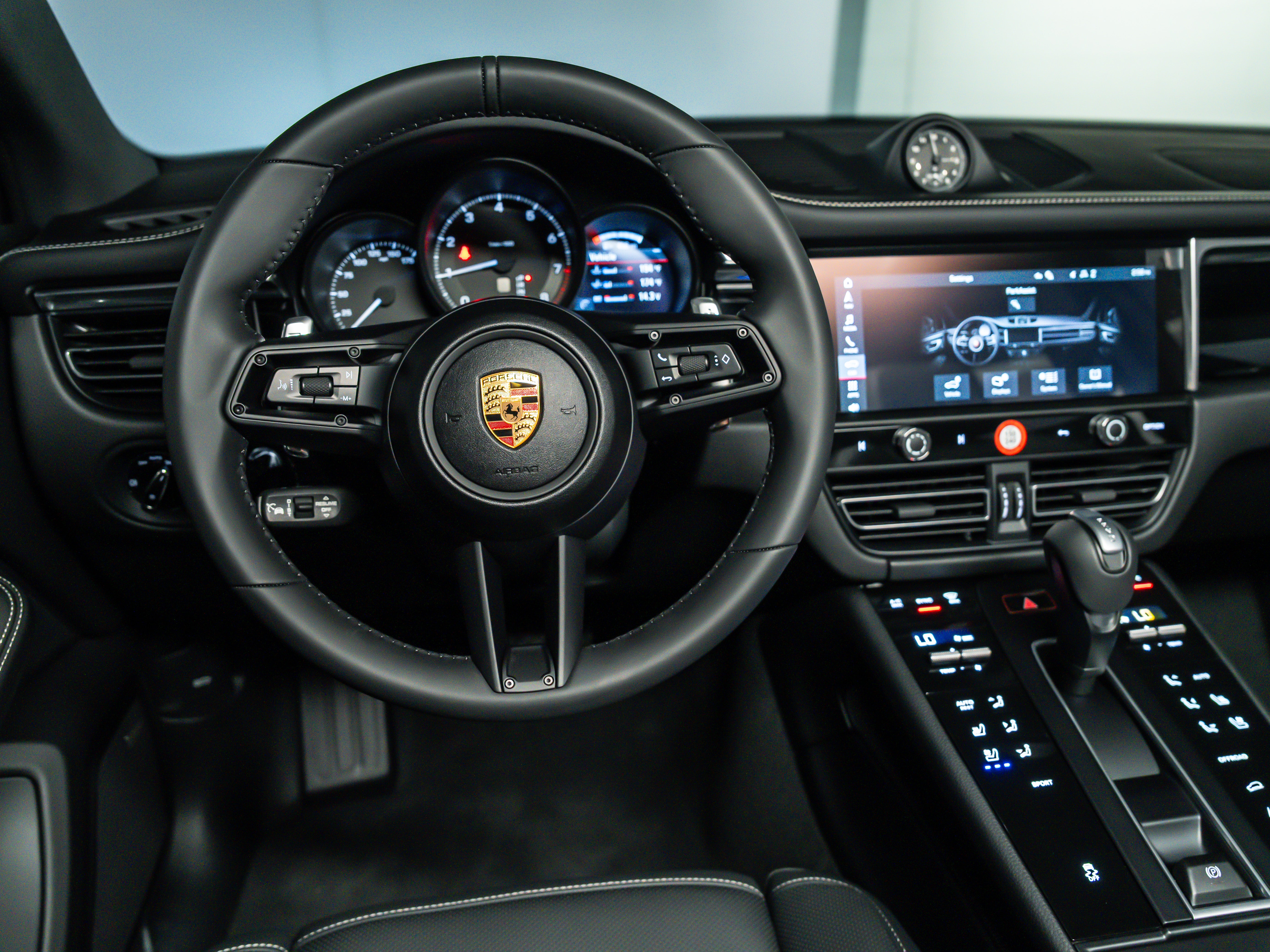 2026 Porsche Macan Base
