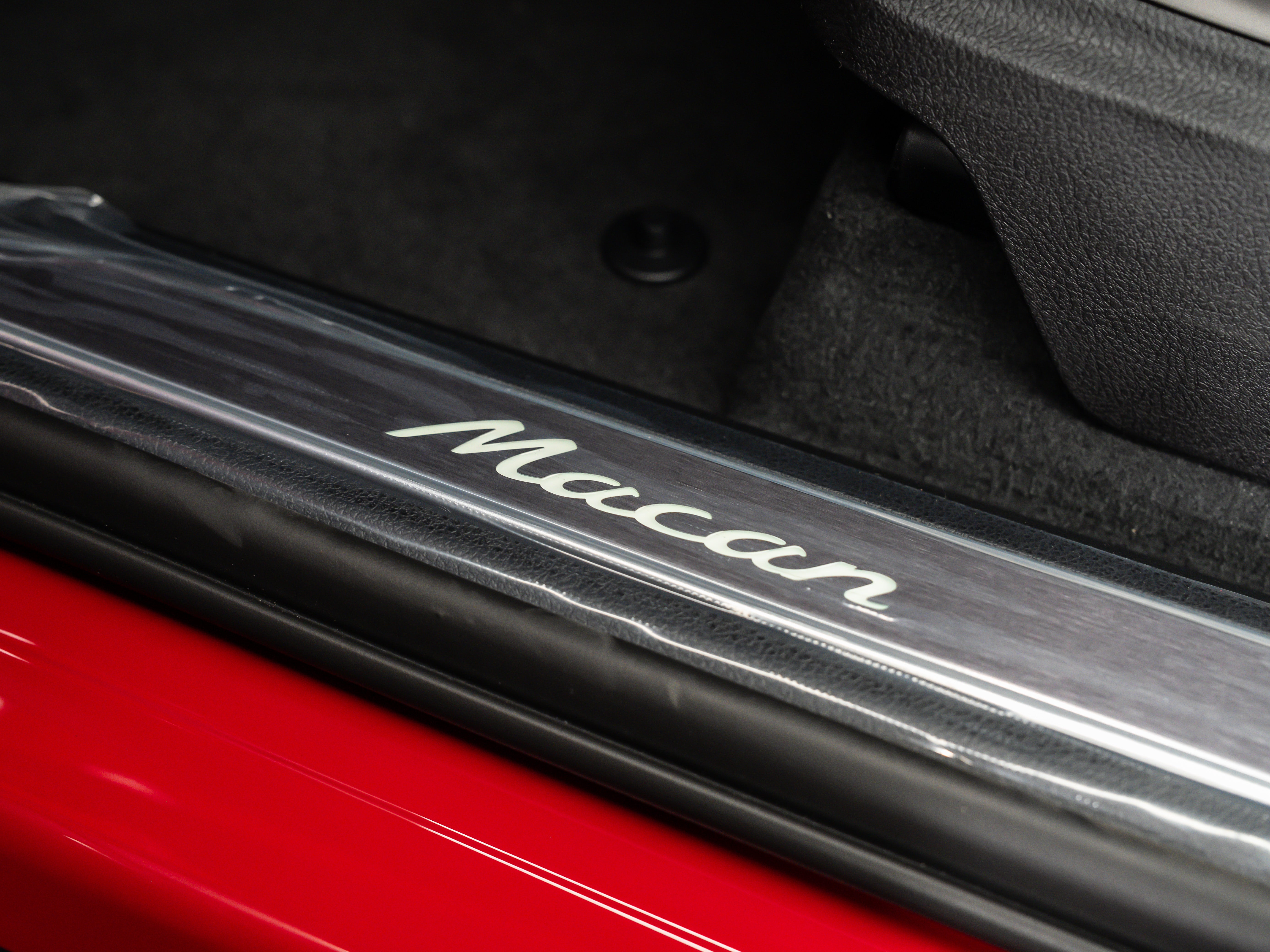 2026 Porsche Macan Base