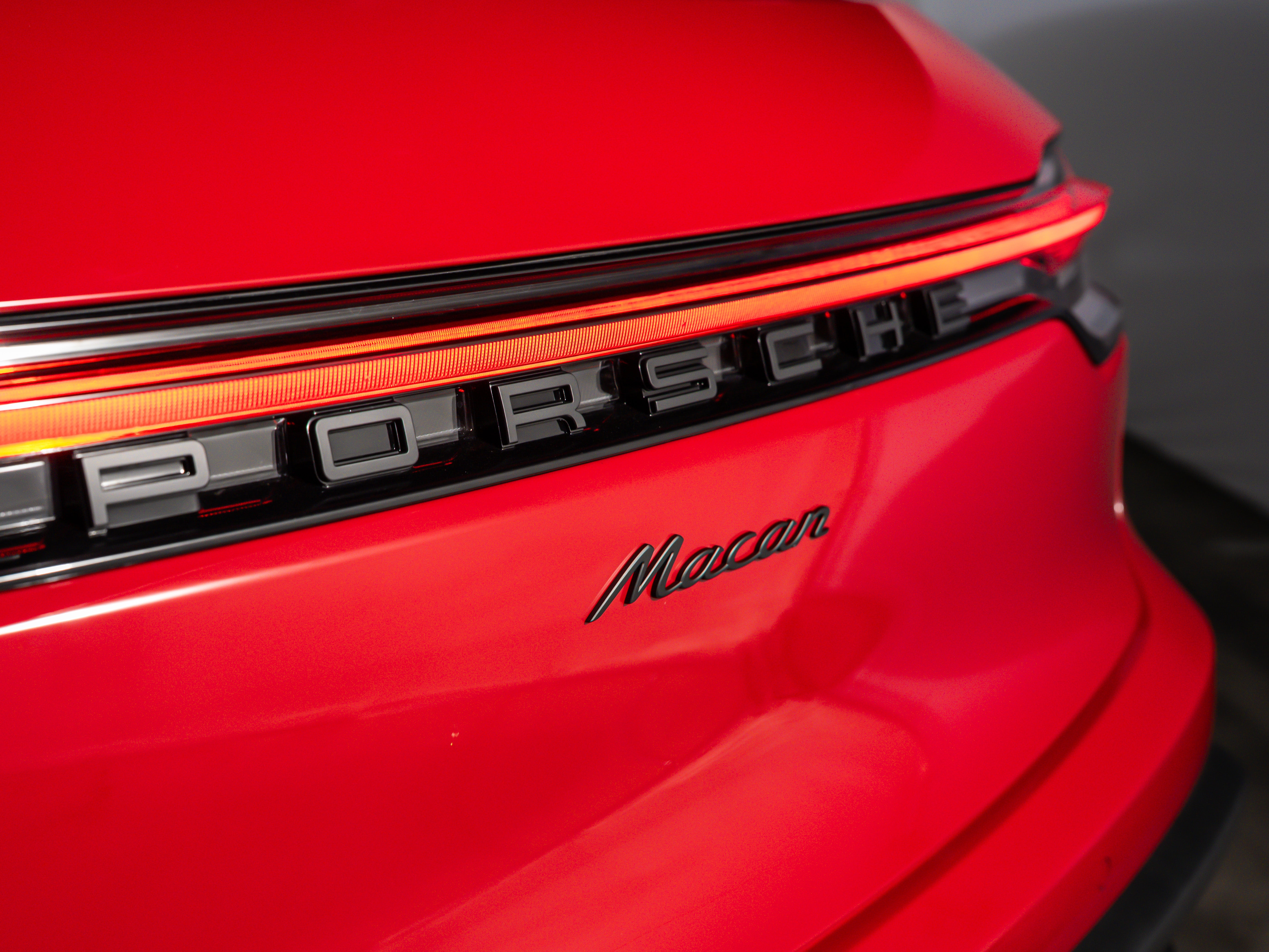 2026 Porsche Macan Base