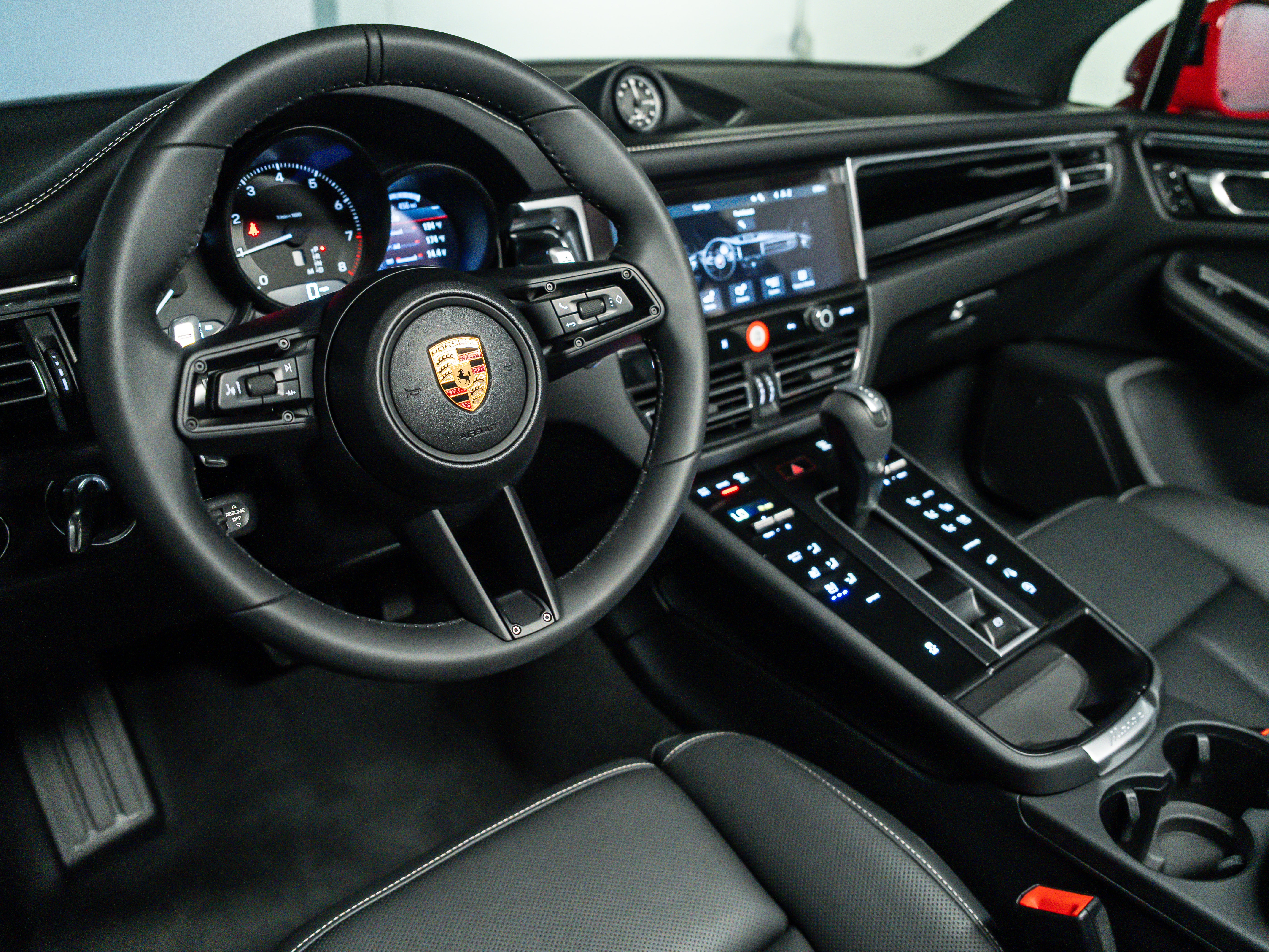 2026 Porsche Macan Base