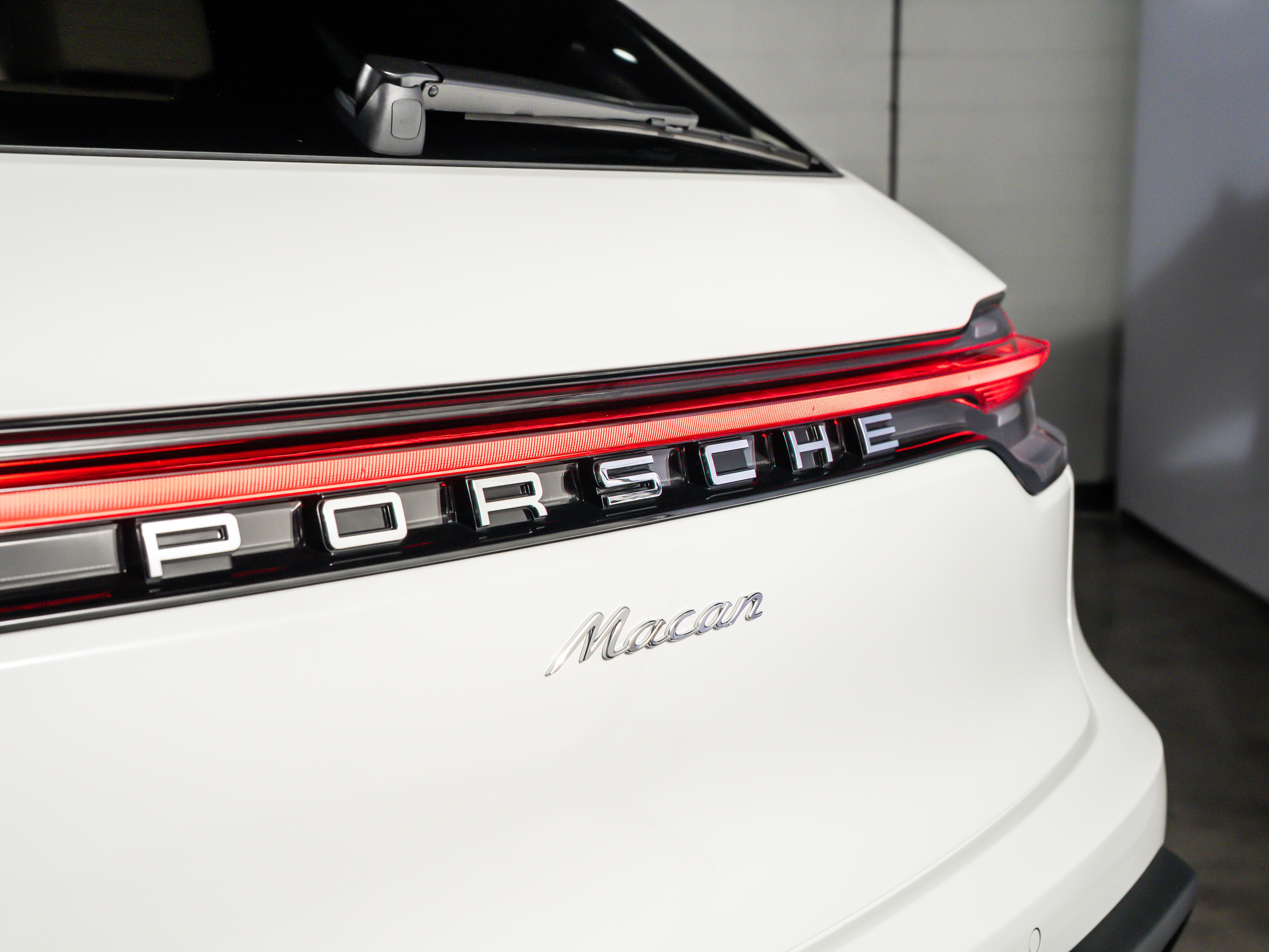 2026 Porsche Macan Base