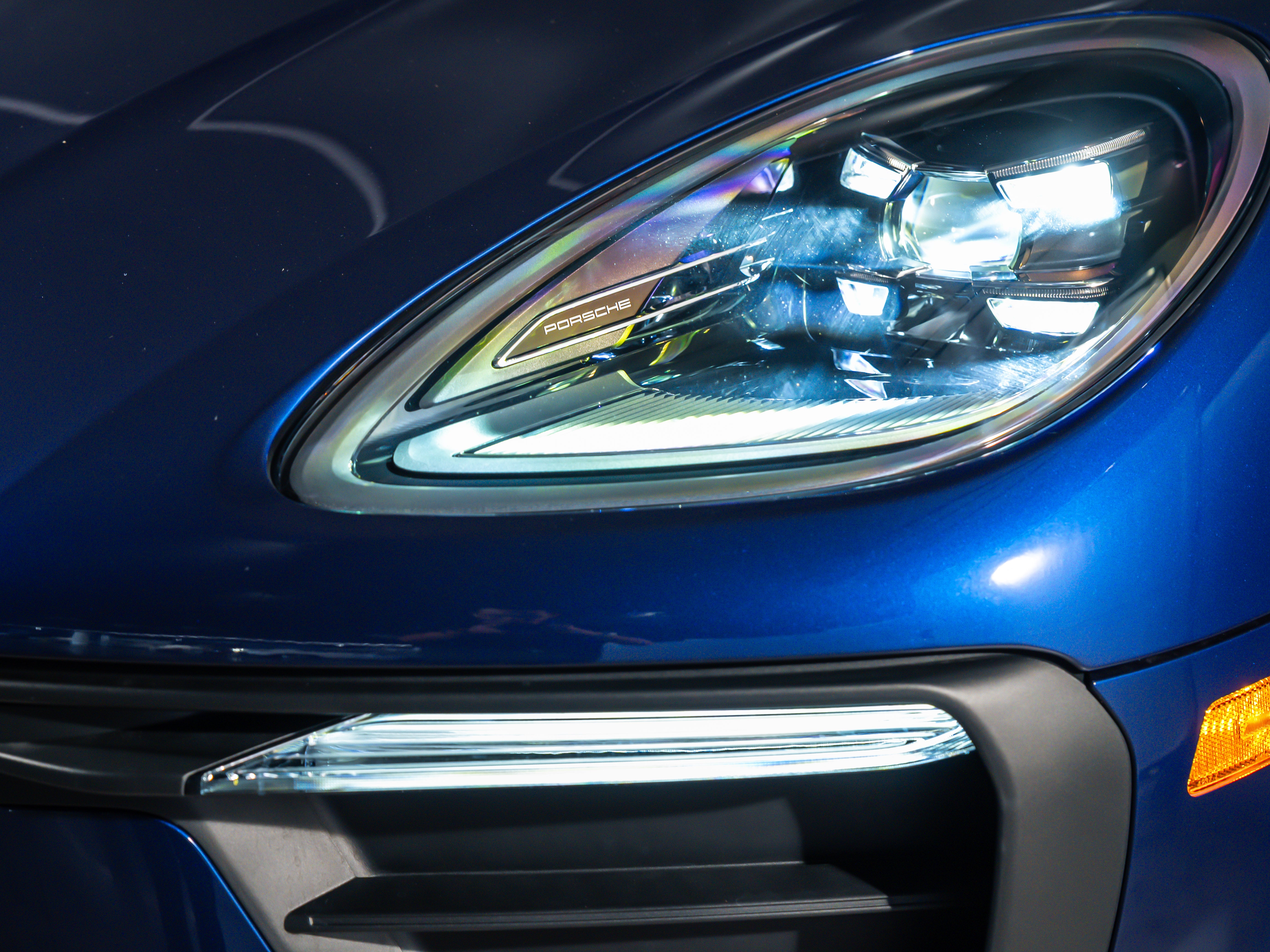 2026 Porsche Macan Base