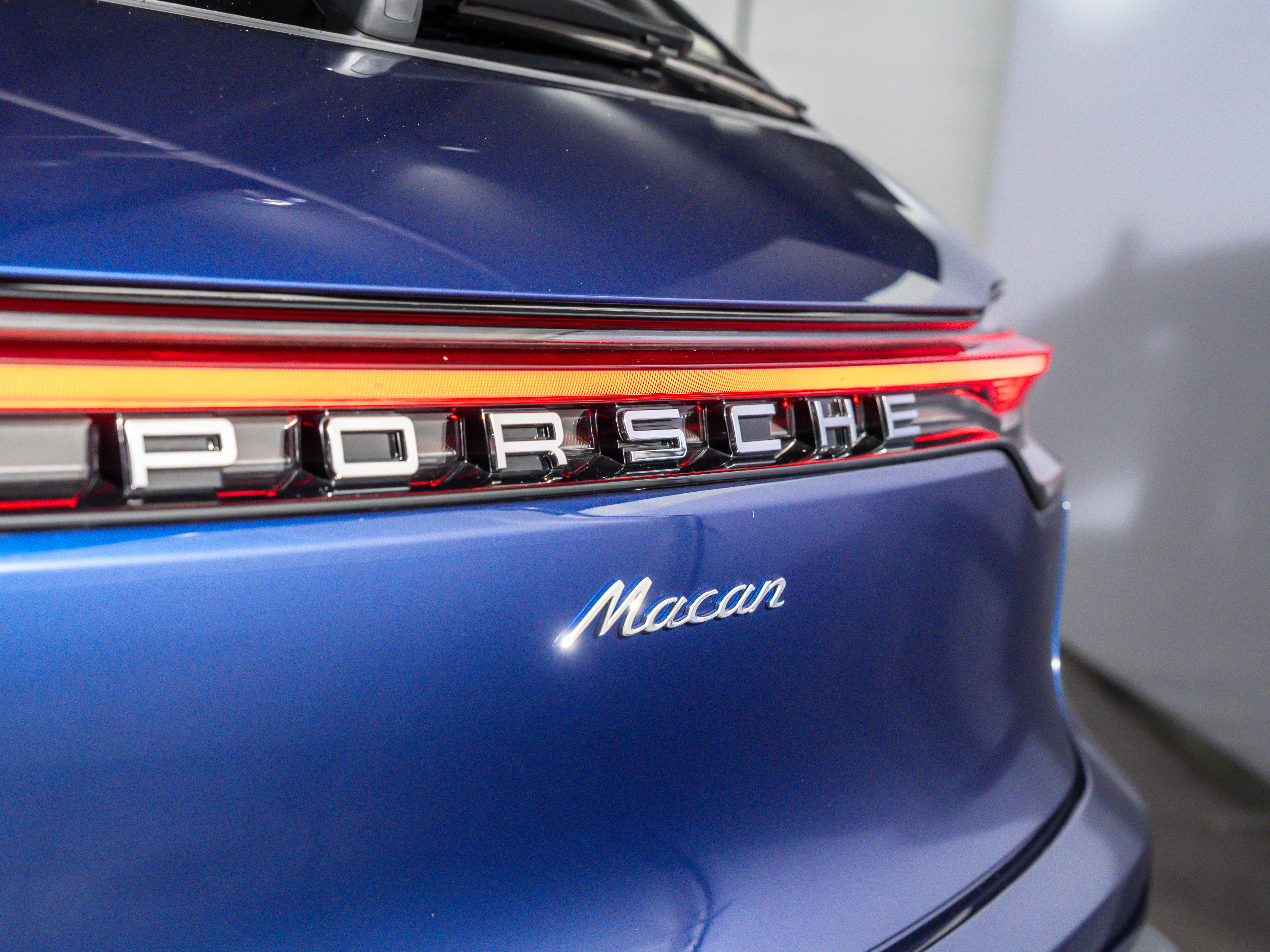 2026 Porsche Macan Base