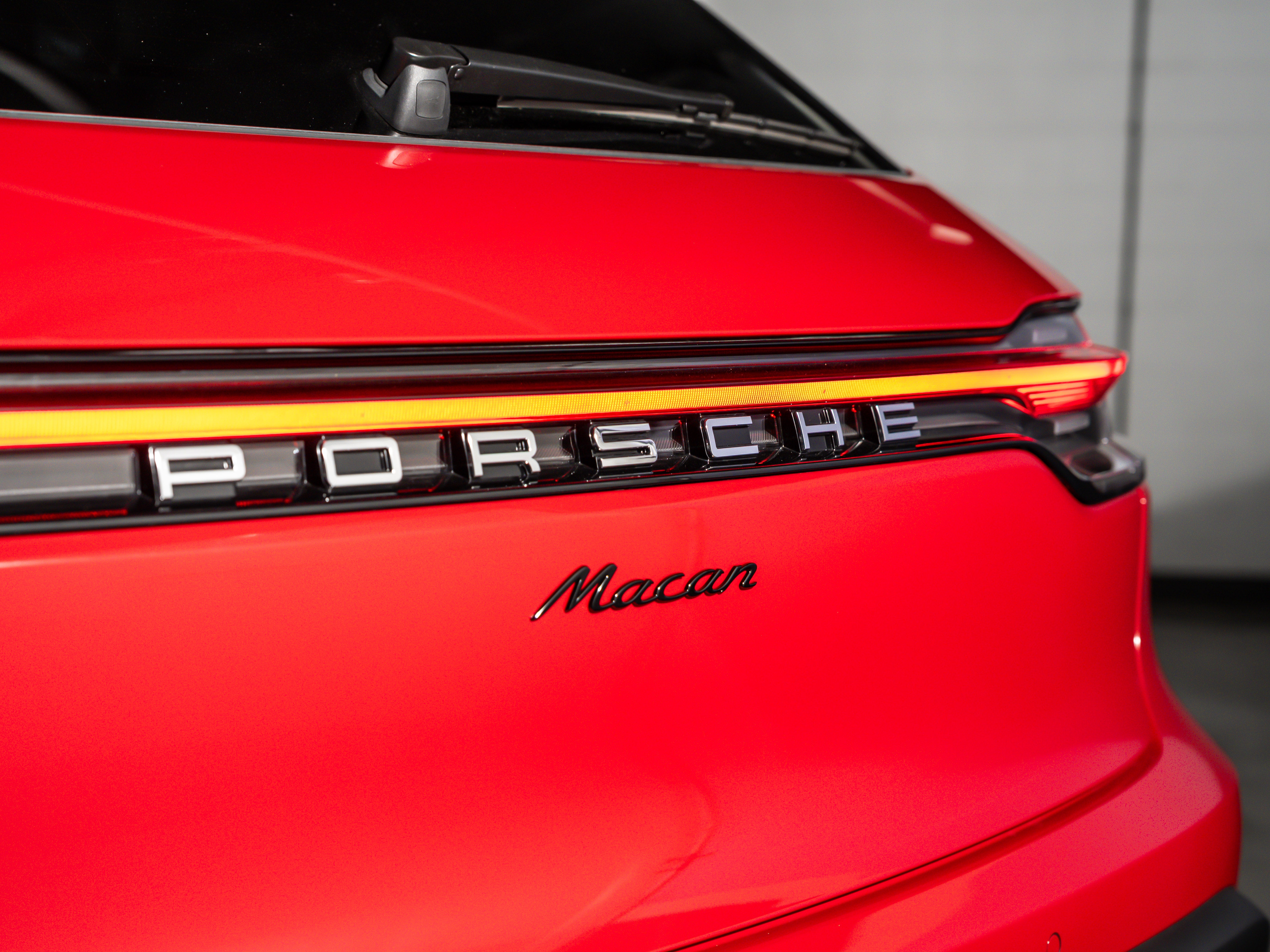 2026 Porsche Macan Base
