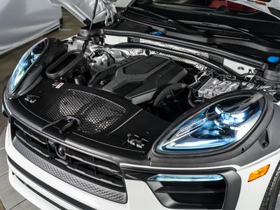 2025 Porsche Macan Base