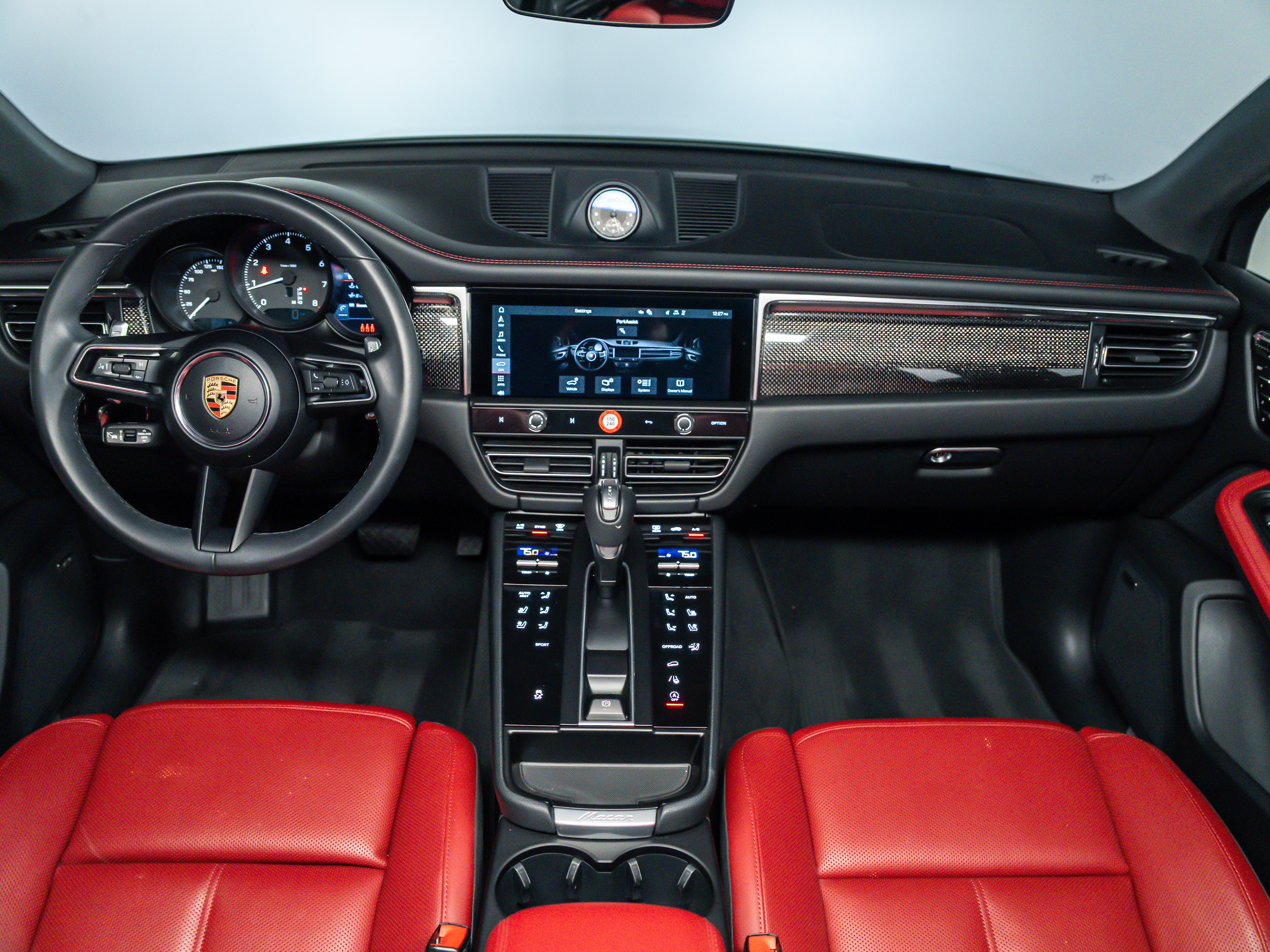 2025 Porsche Macan Base