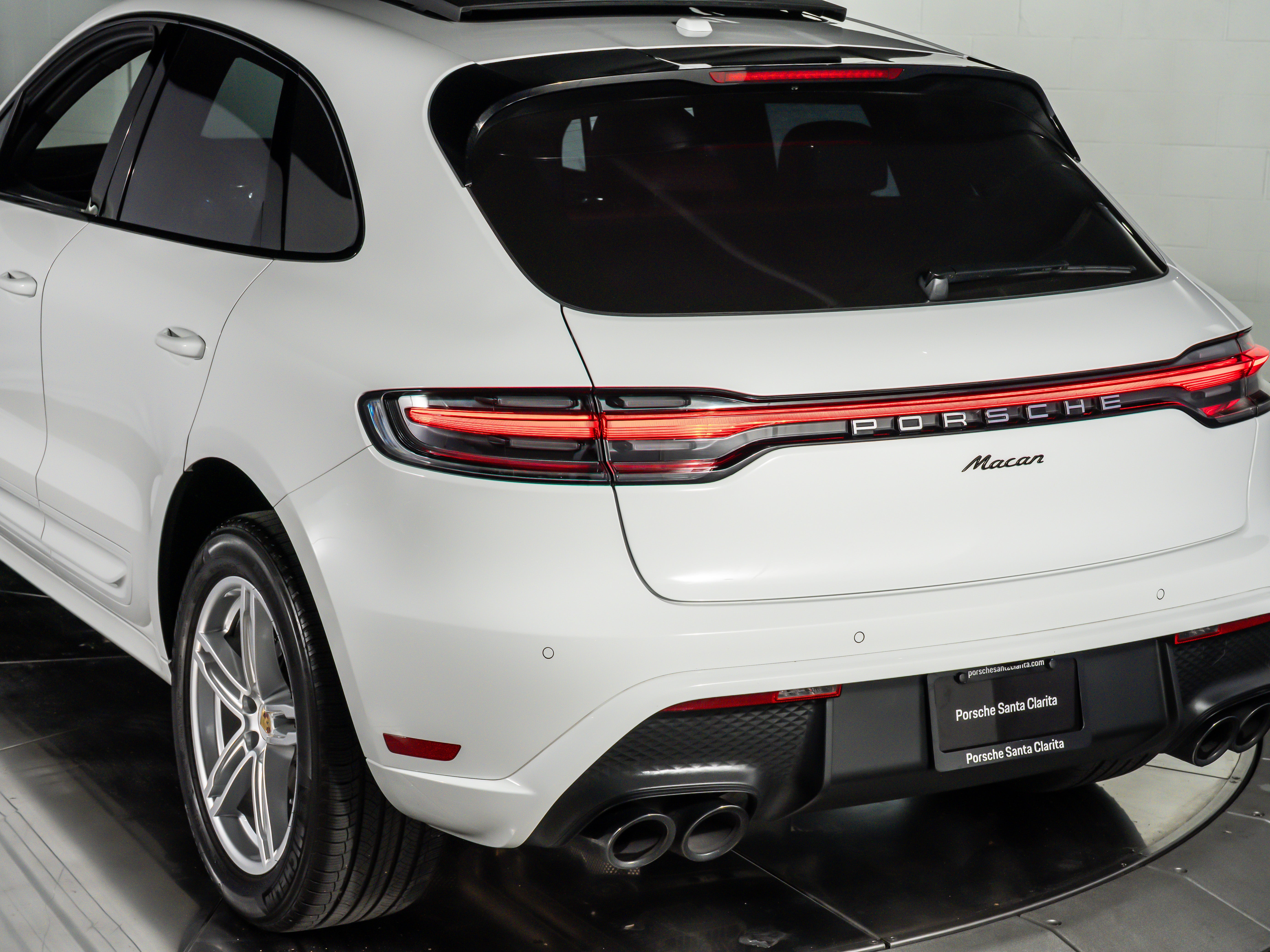2025 Porsche Macan Base