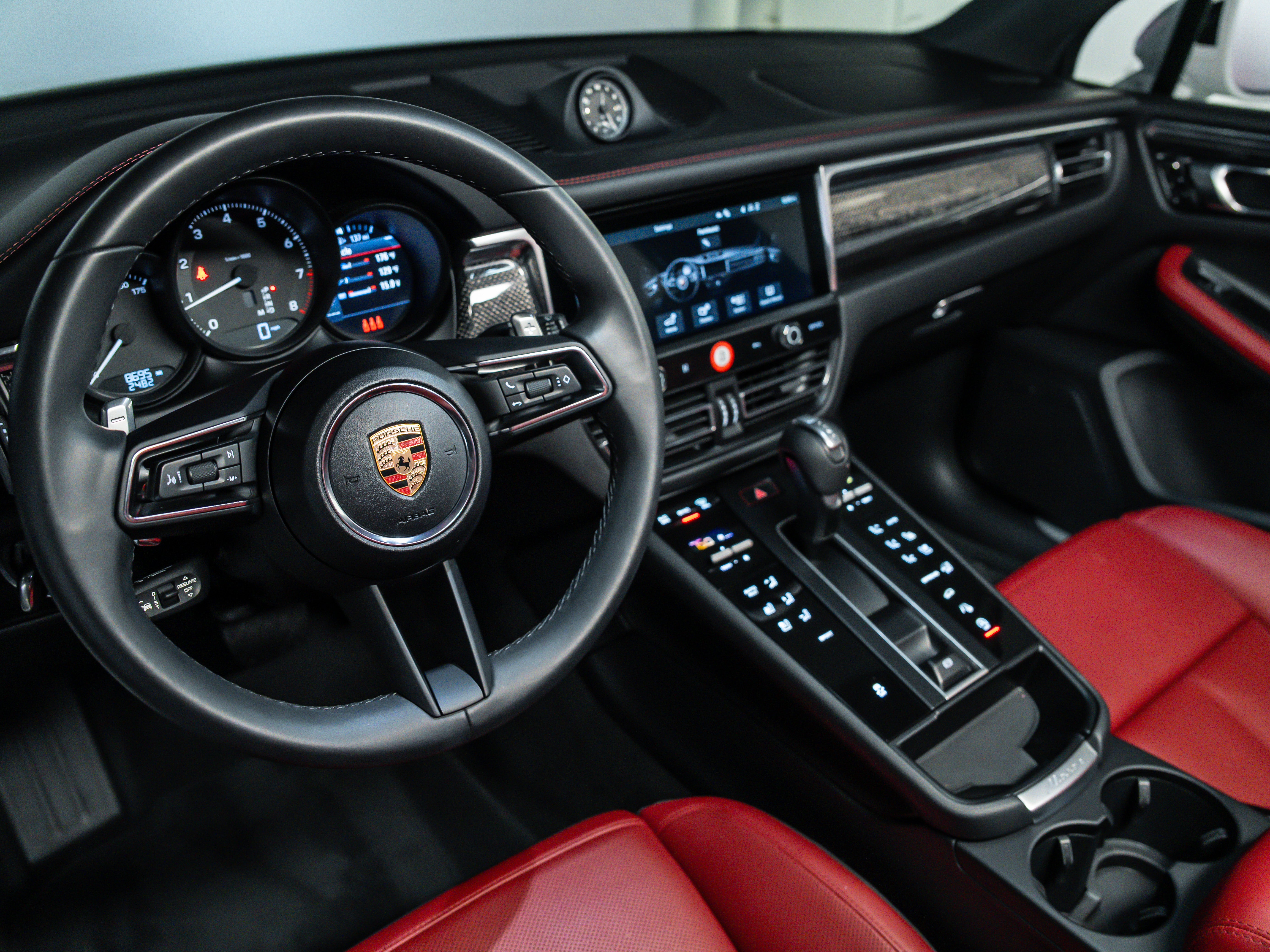 2025 Porsche Macan Base